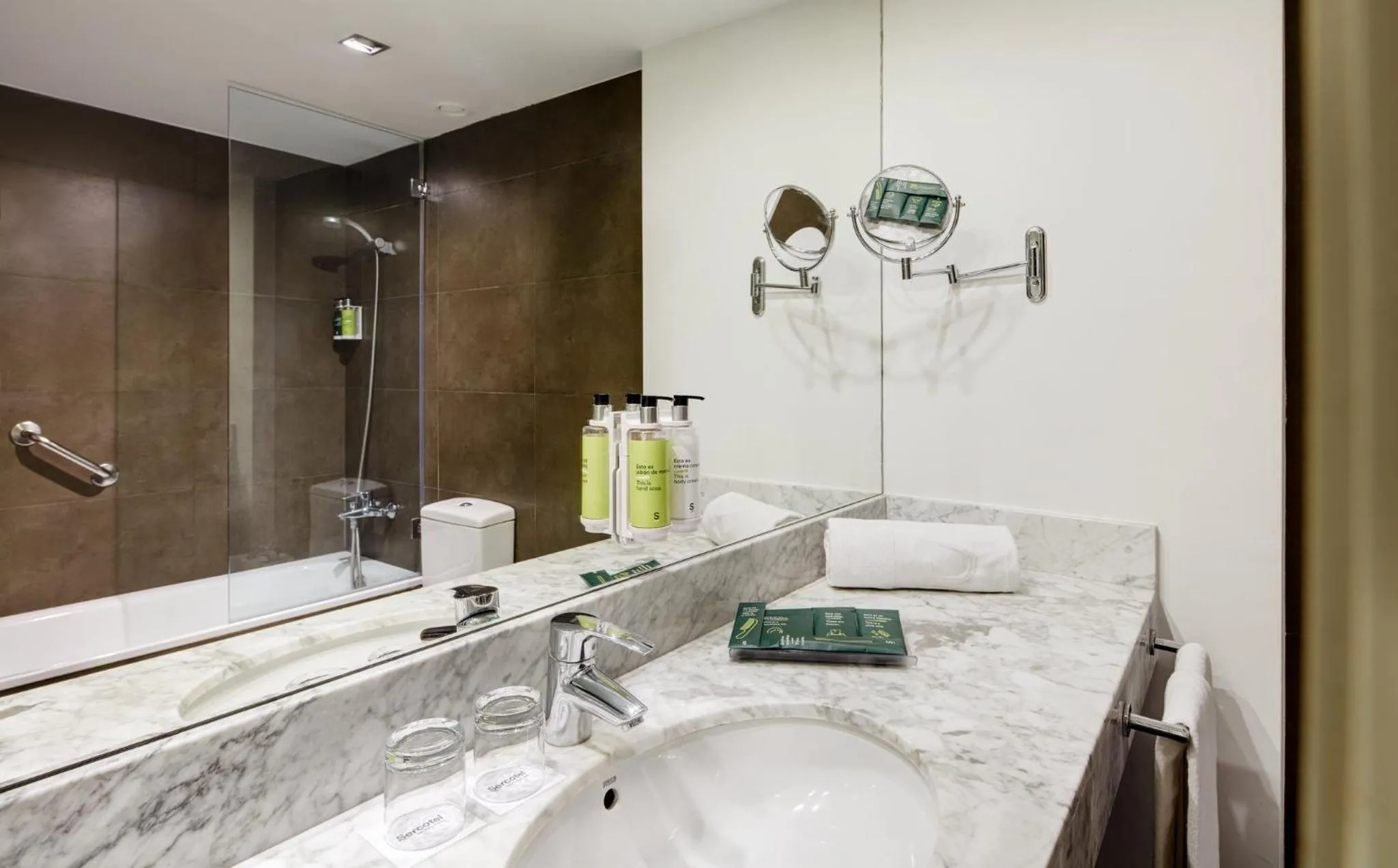 Bathroom in Sercotel Amister Art Hotel Barcelona