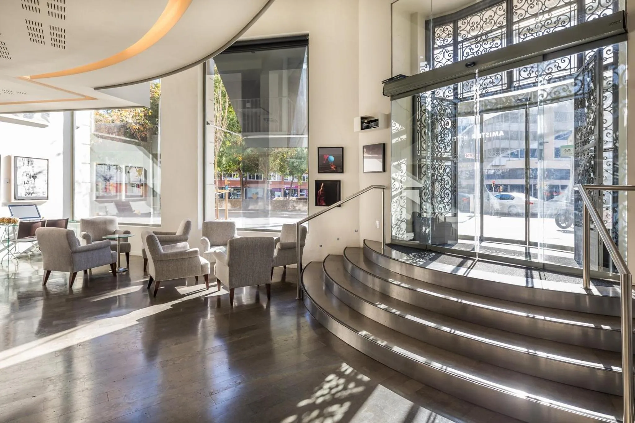 Lobby or reception in Sercotel Amister Art Hotel Barcelona
