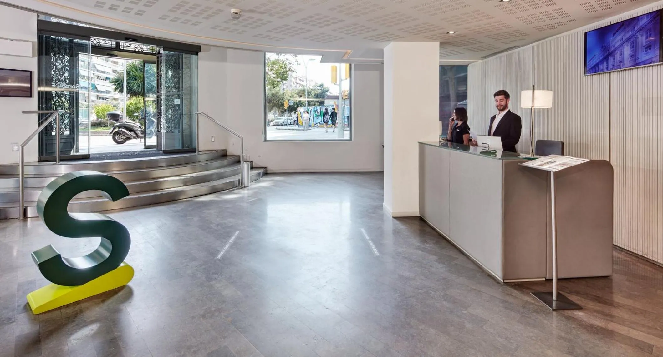 Lobby or reception in Sercotel Amister Art Hotel Barcelona