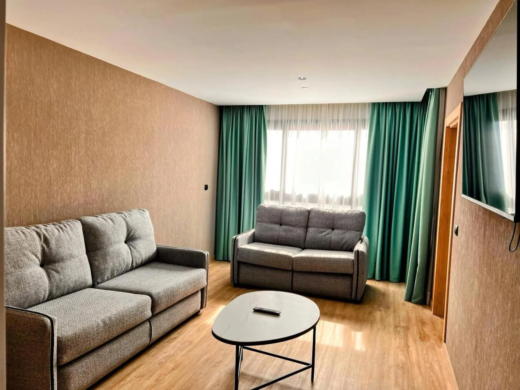 Photo of the whole room in Sercotel Maya Alicante