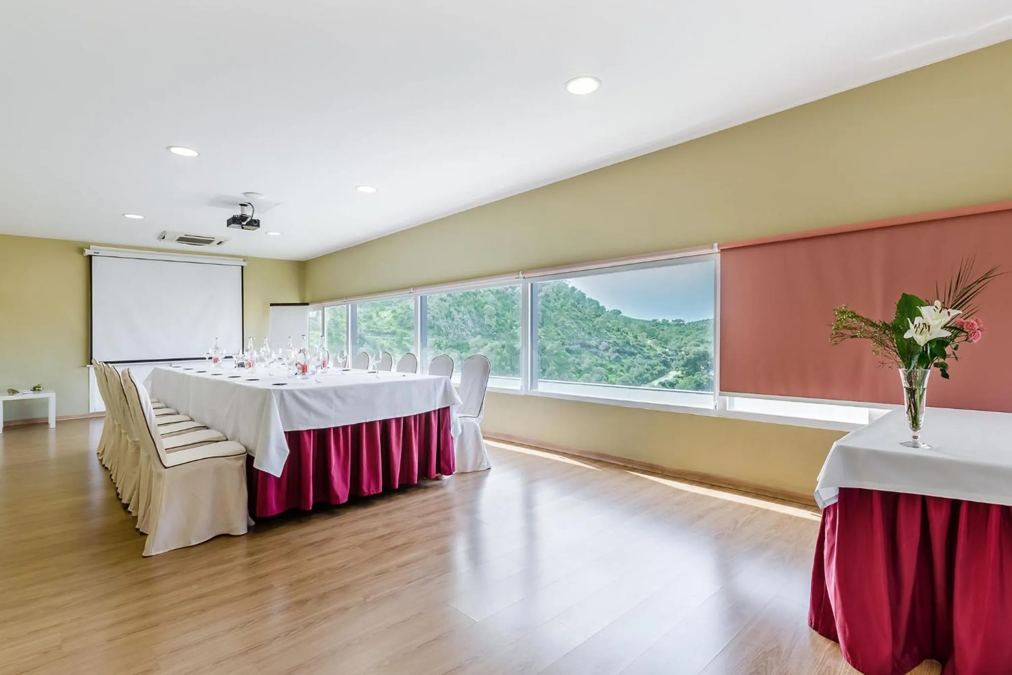 Meeting/conference room in Sercotel Maya Alicante