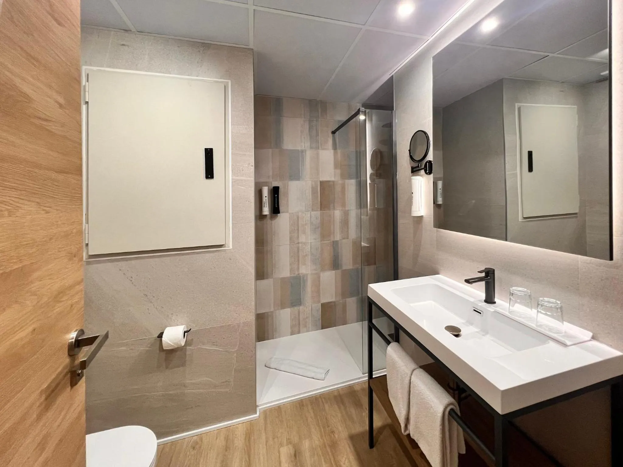 Photo of the whole room in Sercotel Maya Alicante