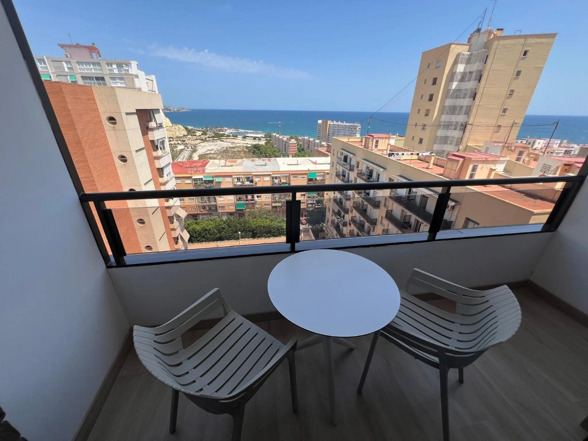 Photo of the whole room in Sercotel Maya Alicante