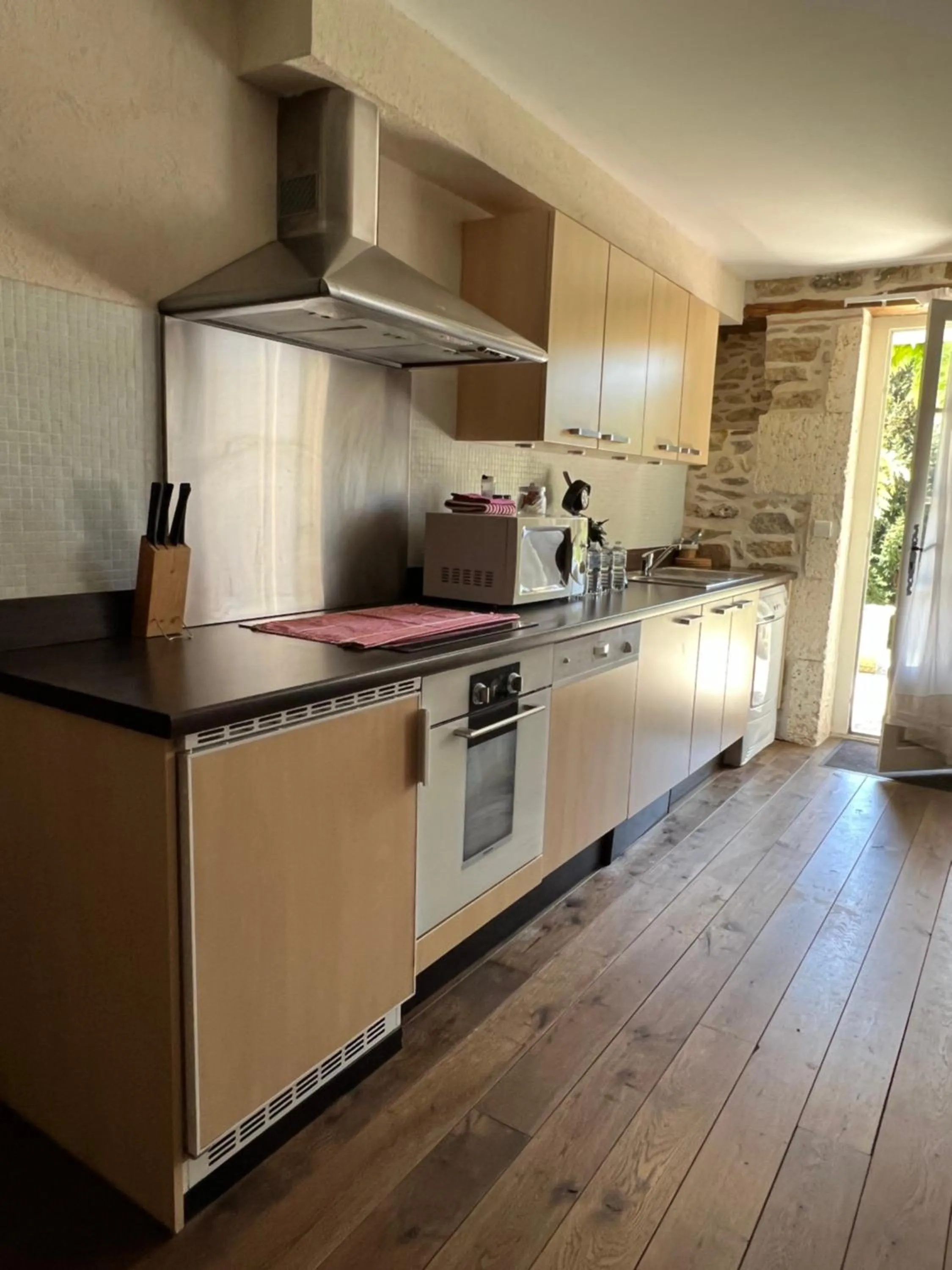 Kitchen or kitchenette in Domaine de Brise Bois - Chambres & Gîtes