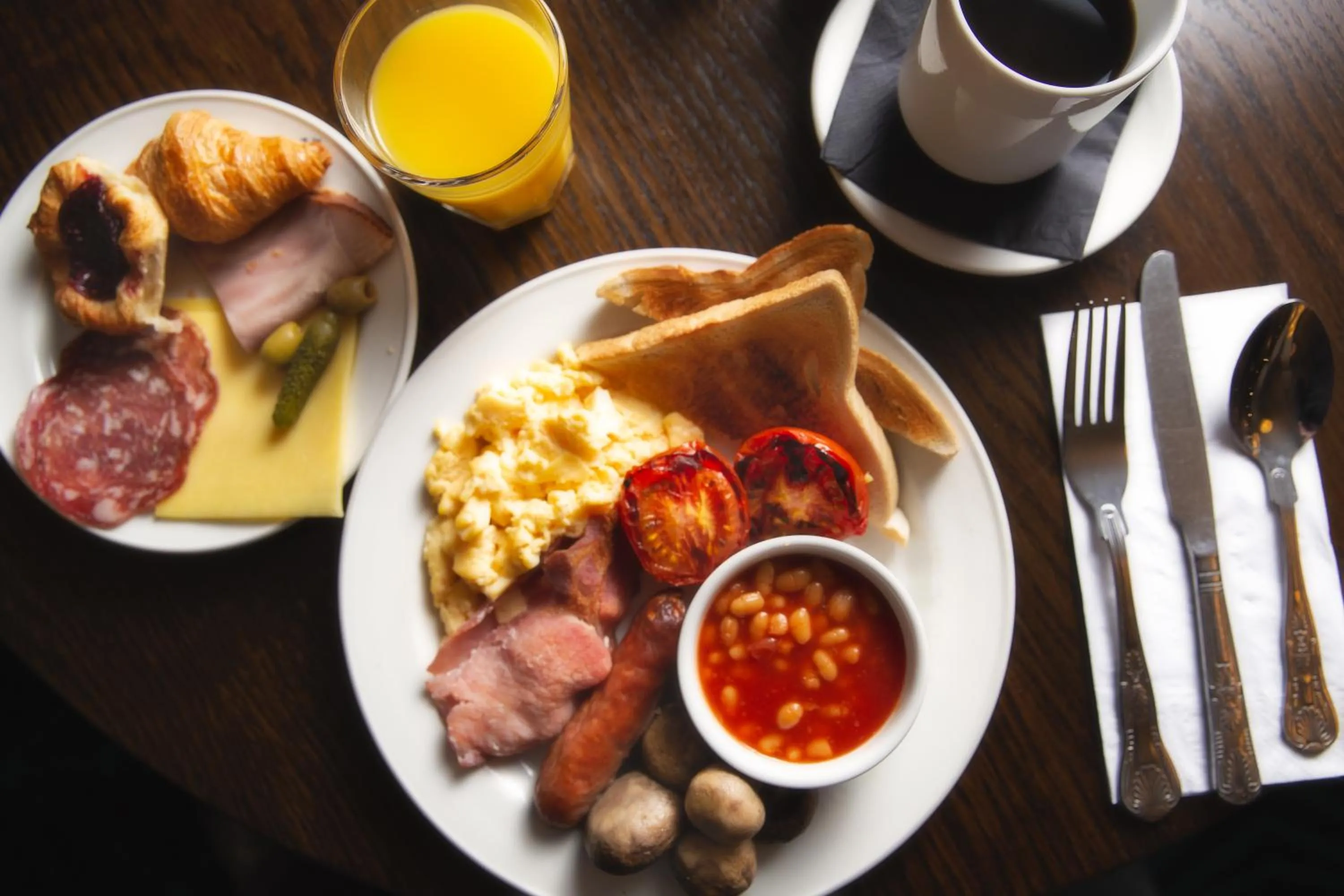 Breakfast in City Sleeper at Royal National Hotel