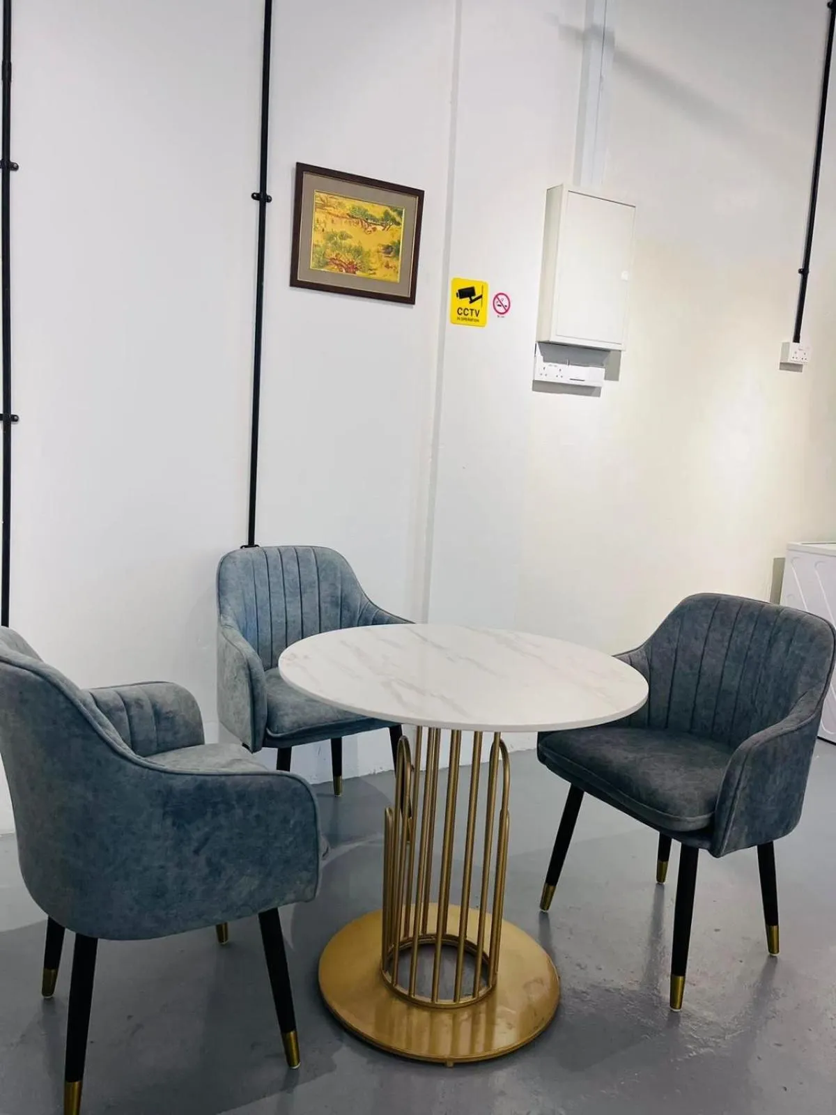 Seating area in 7 Wonders Hostel @ Boat Quay