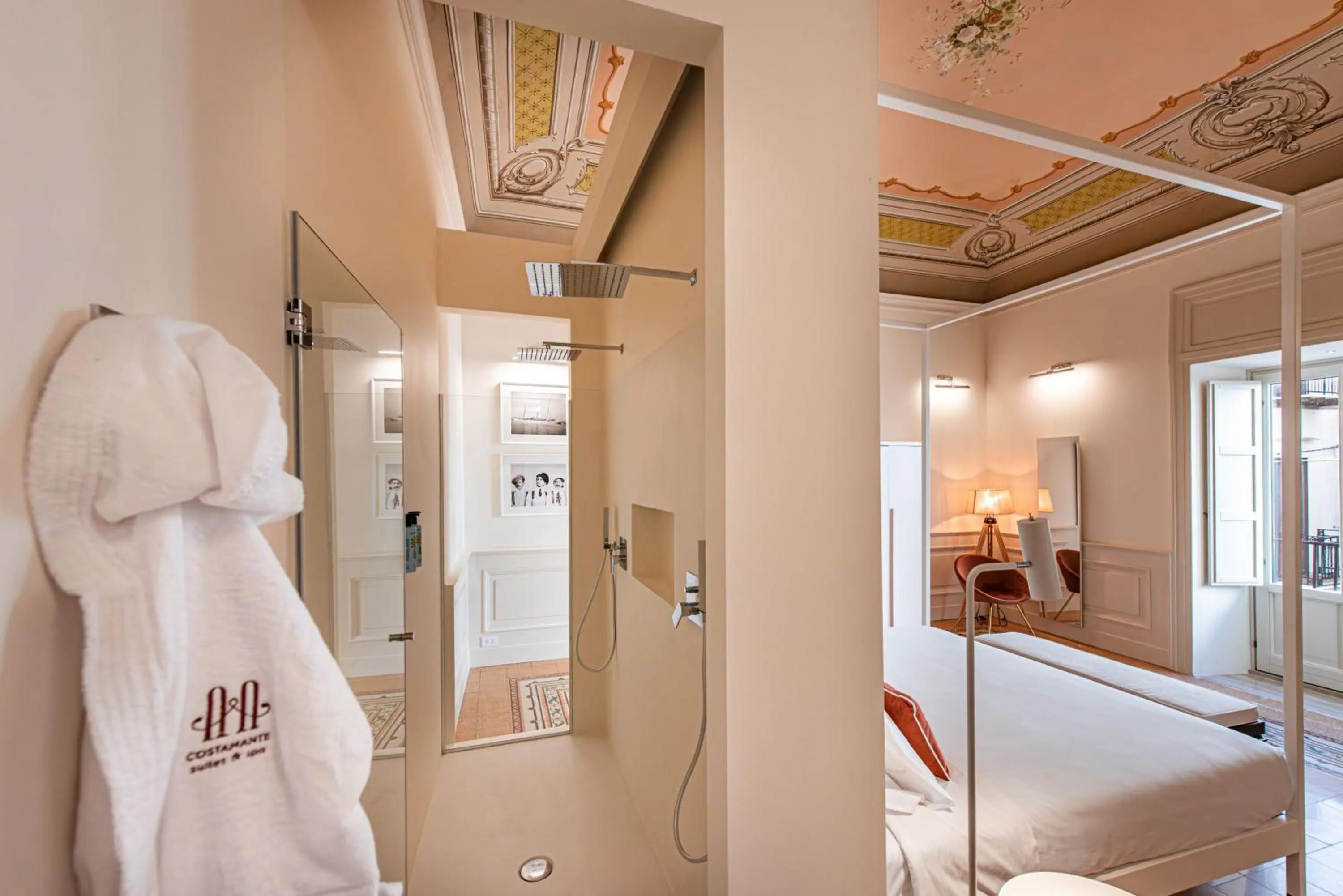 Shower in Costamante Suites & Spa