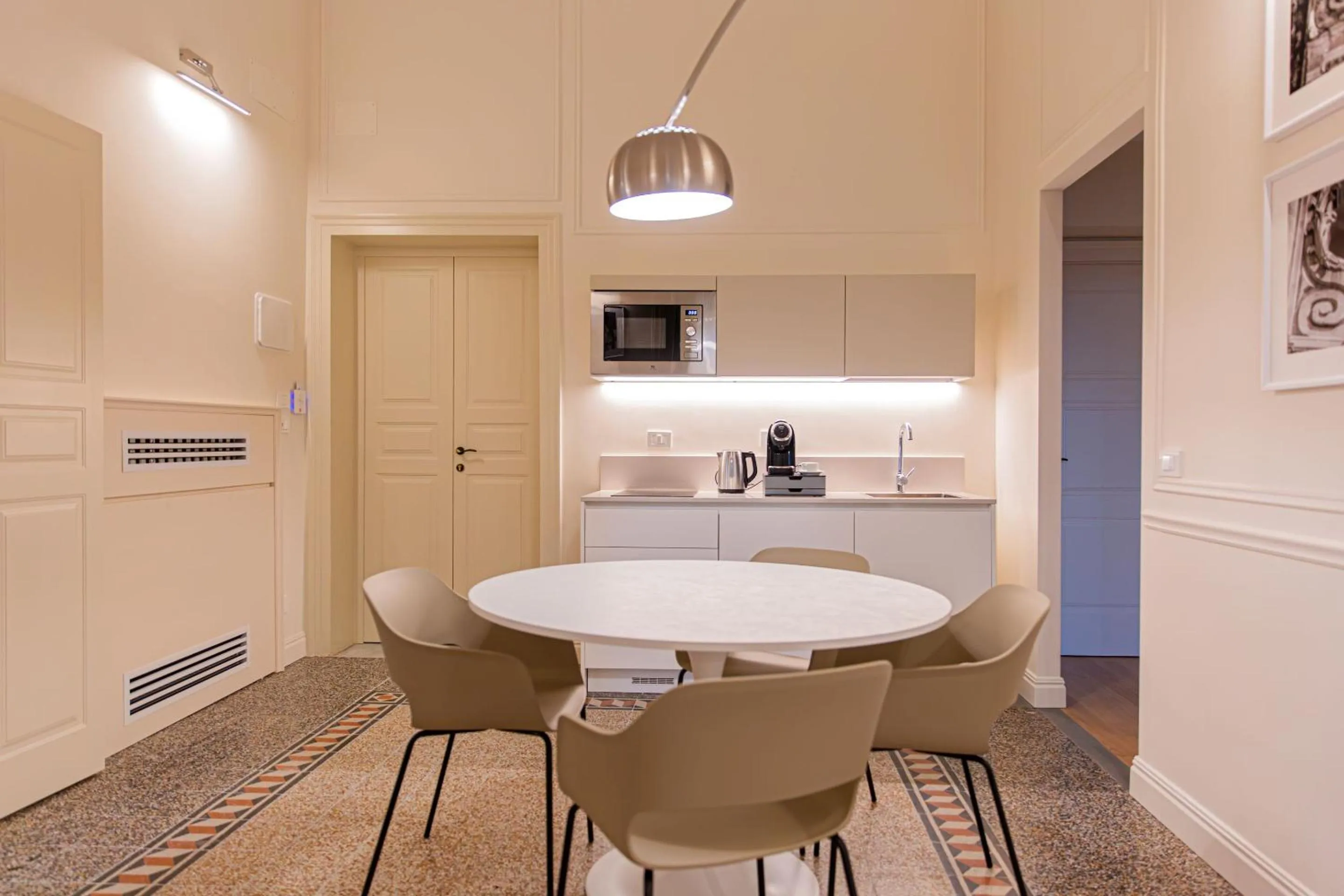 Kitchen or kitchenette in Costamante Suites & Spa