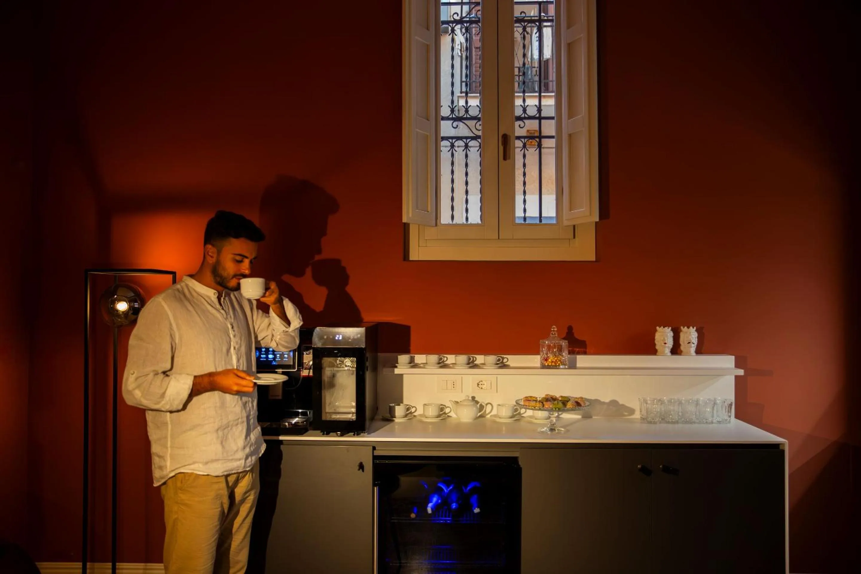 Coffee/tea facilities in Costamante Suites & Spa