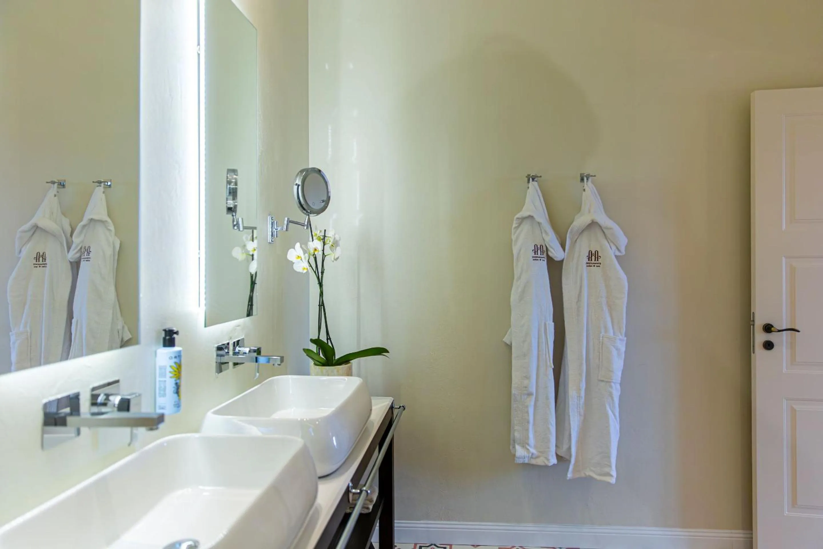 Bathroom in Costamante Suites & Spa