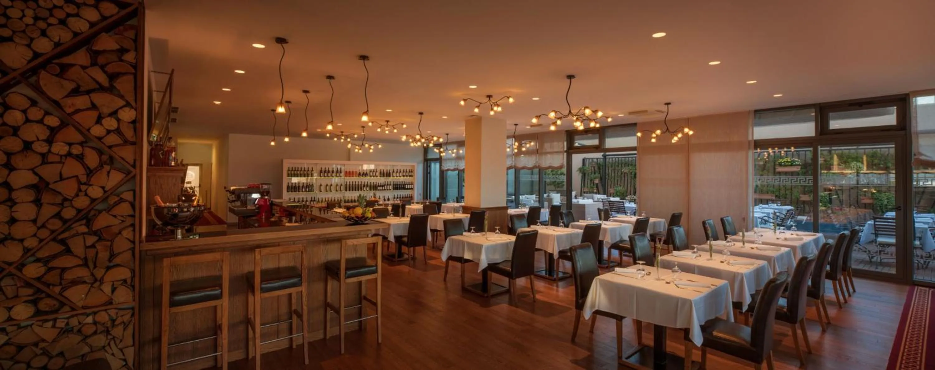 Restaurant/places to eat in Dioklecijan Hotel & Residence