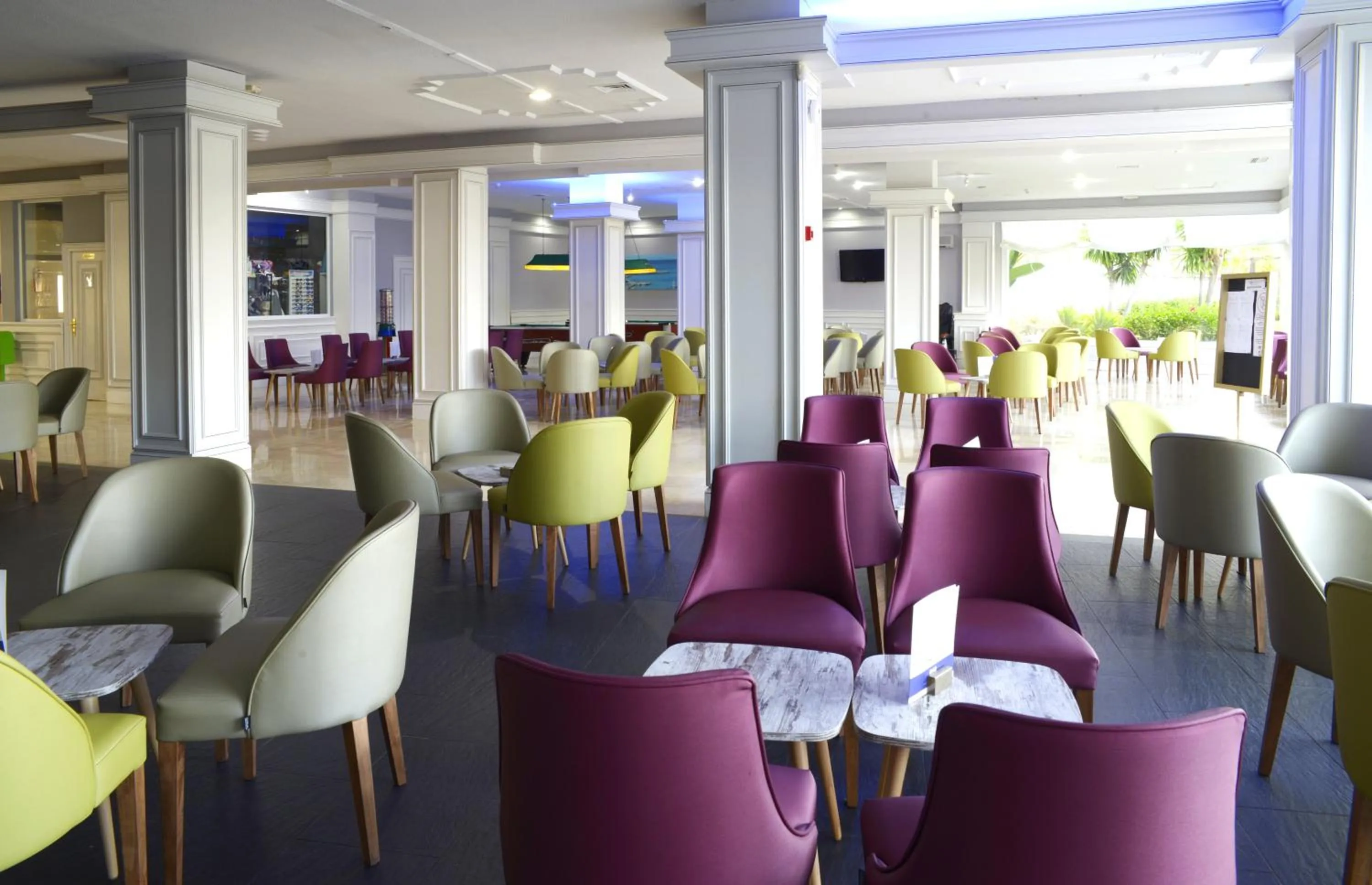 Lounge or bar in TRH Paraíso