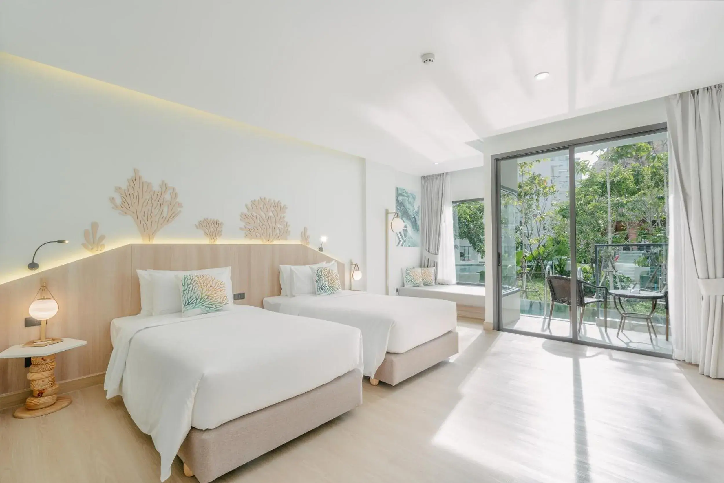 Deluxe Pool Access in Phuket Emerald Beach Resort Deluxe Pool Access in Phuket Emerald Beach Resort