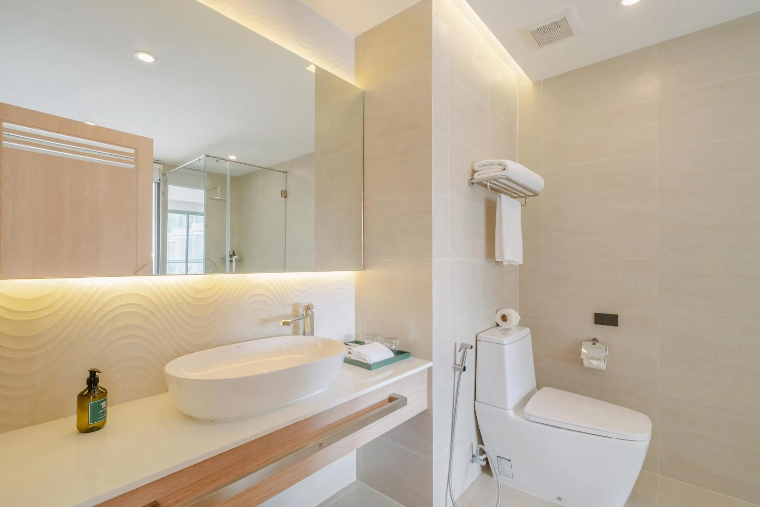 Shower in Phuket Emerald Beach Resort