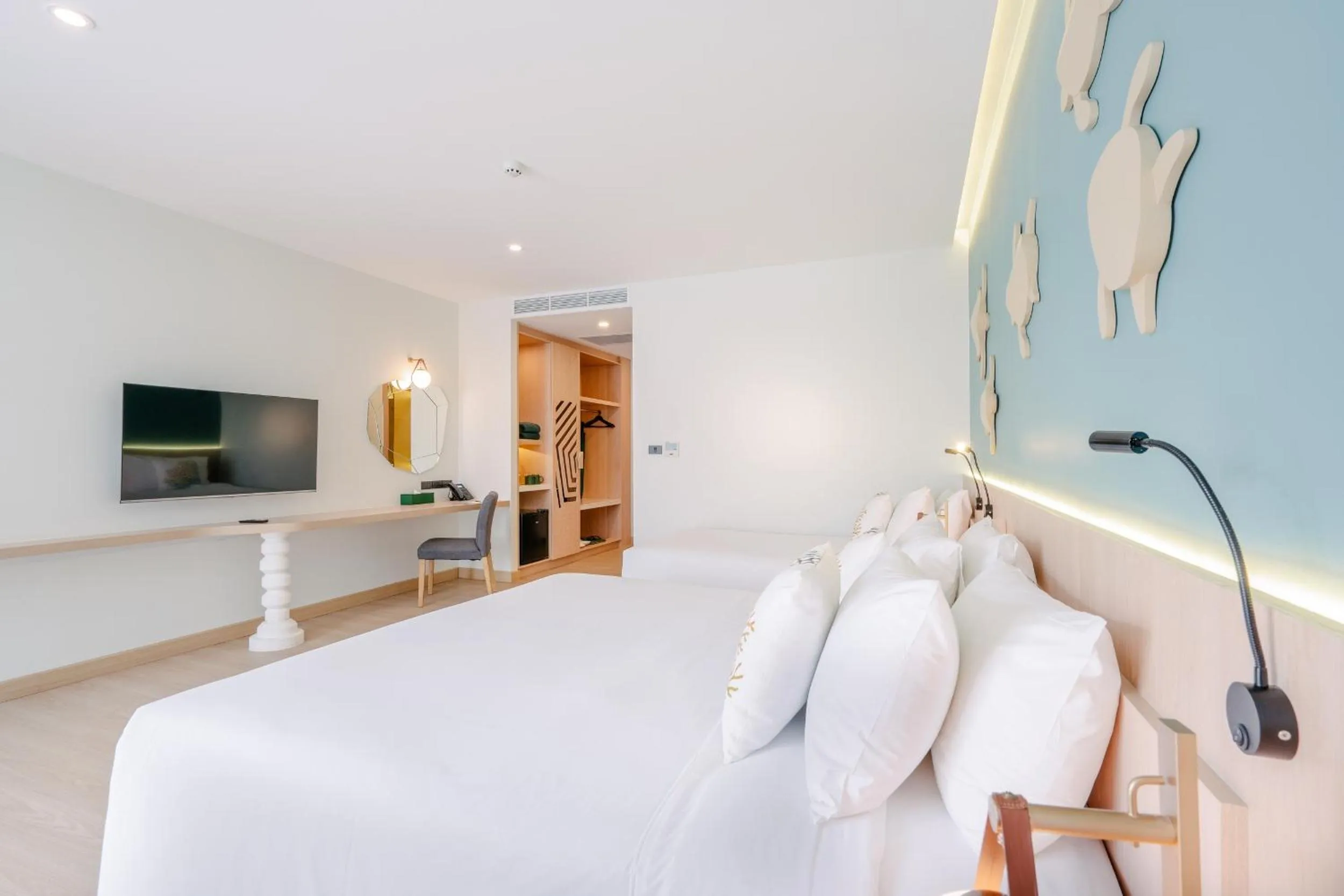 Bed in Phuket Emerald Beach Resort