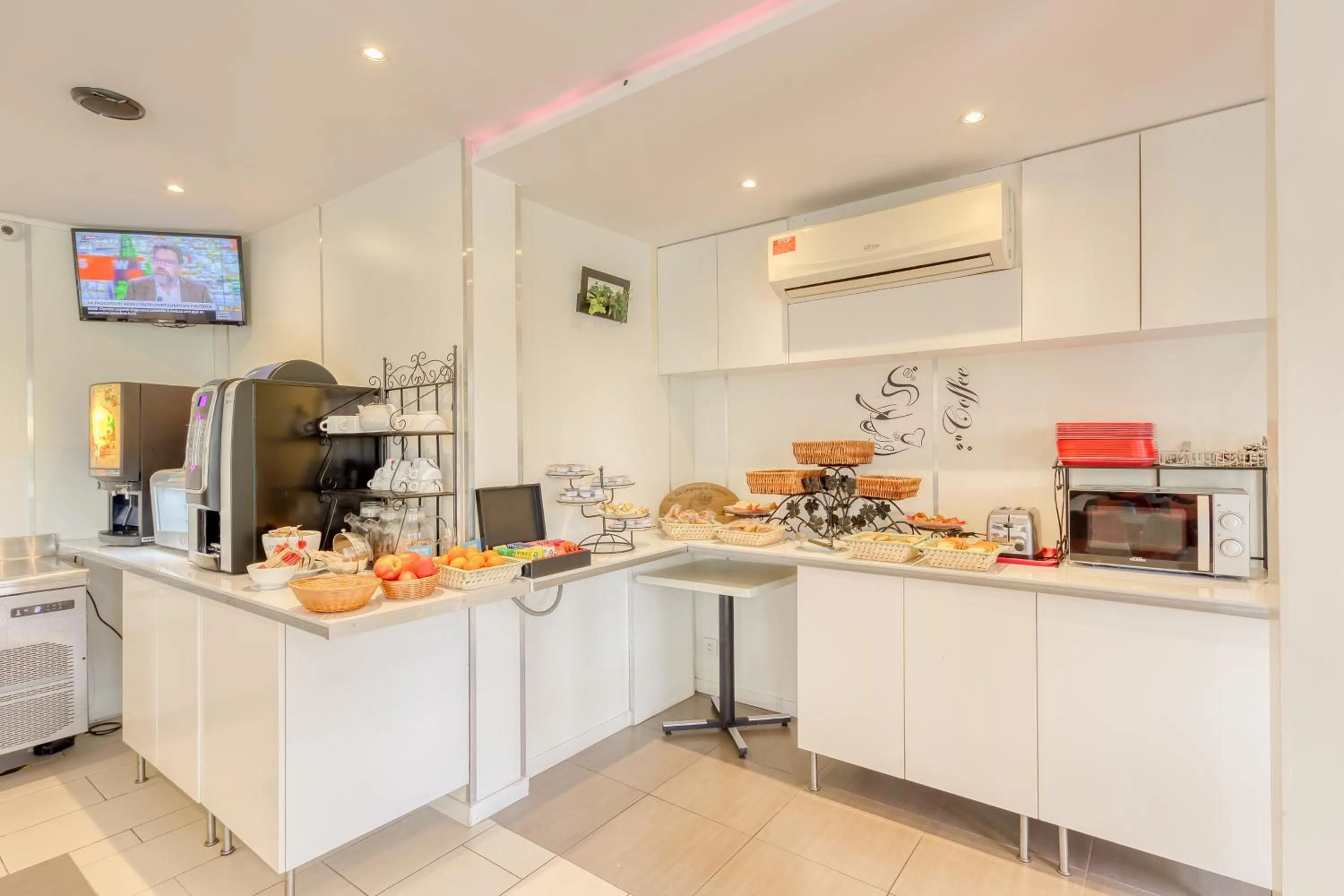 Restaurant/places to eat in FASTHOTEL ROISSY CDG SUD - Claye Souilly