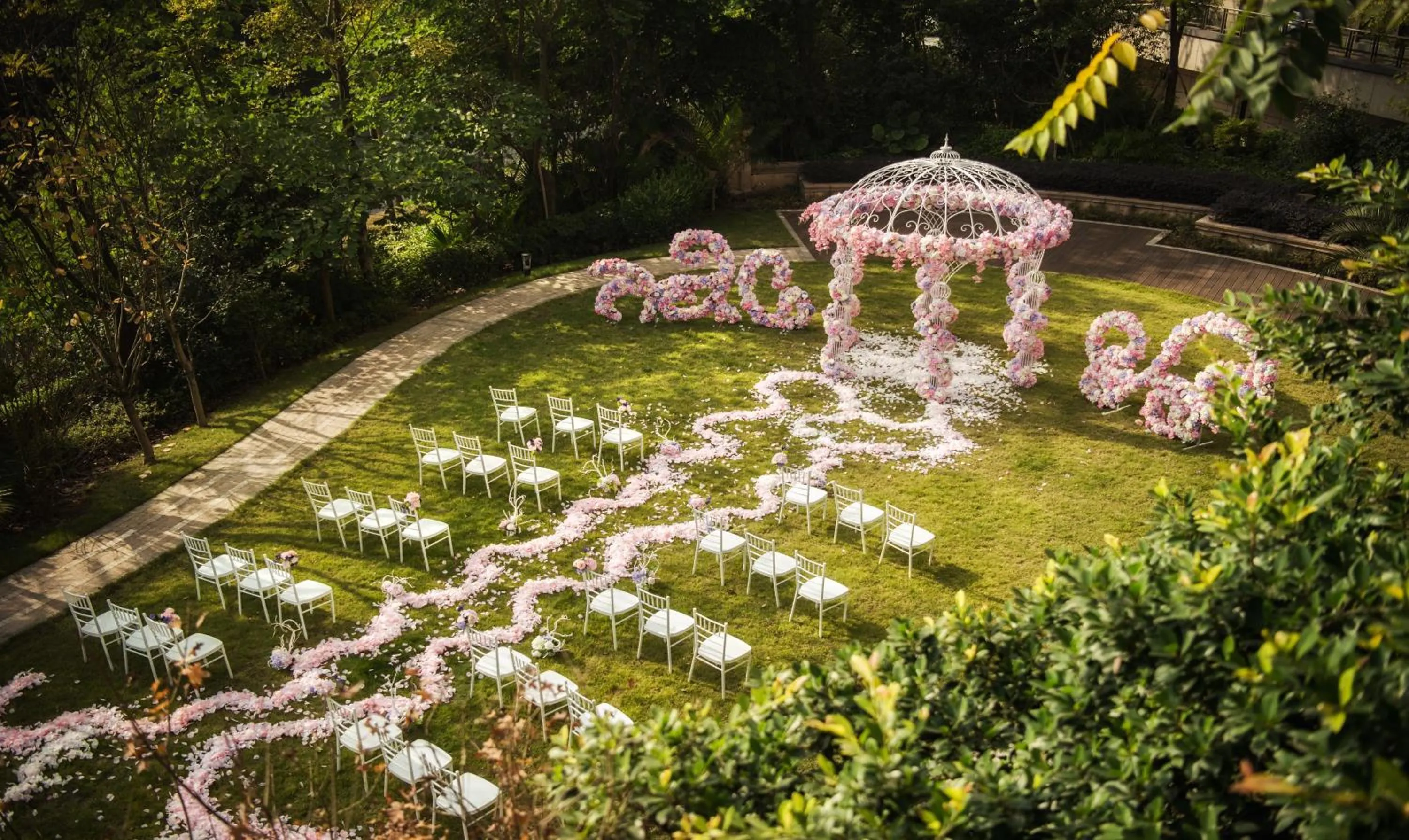 Meeting/conference room in Crowne Plaza Chongqing New North Zone by IHG