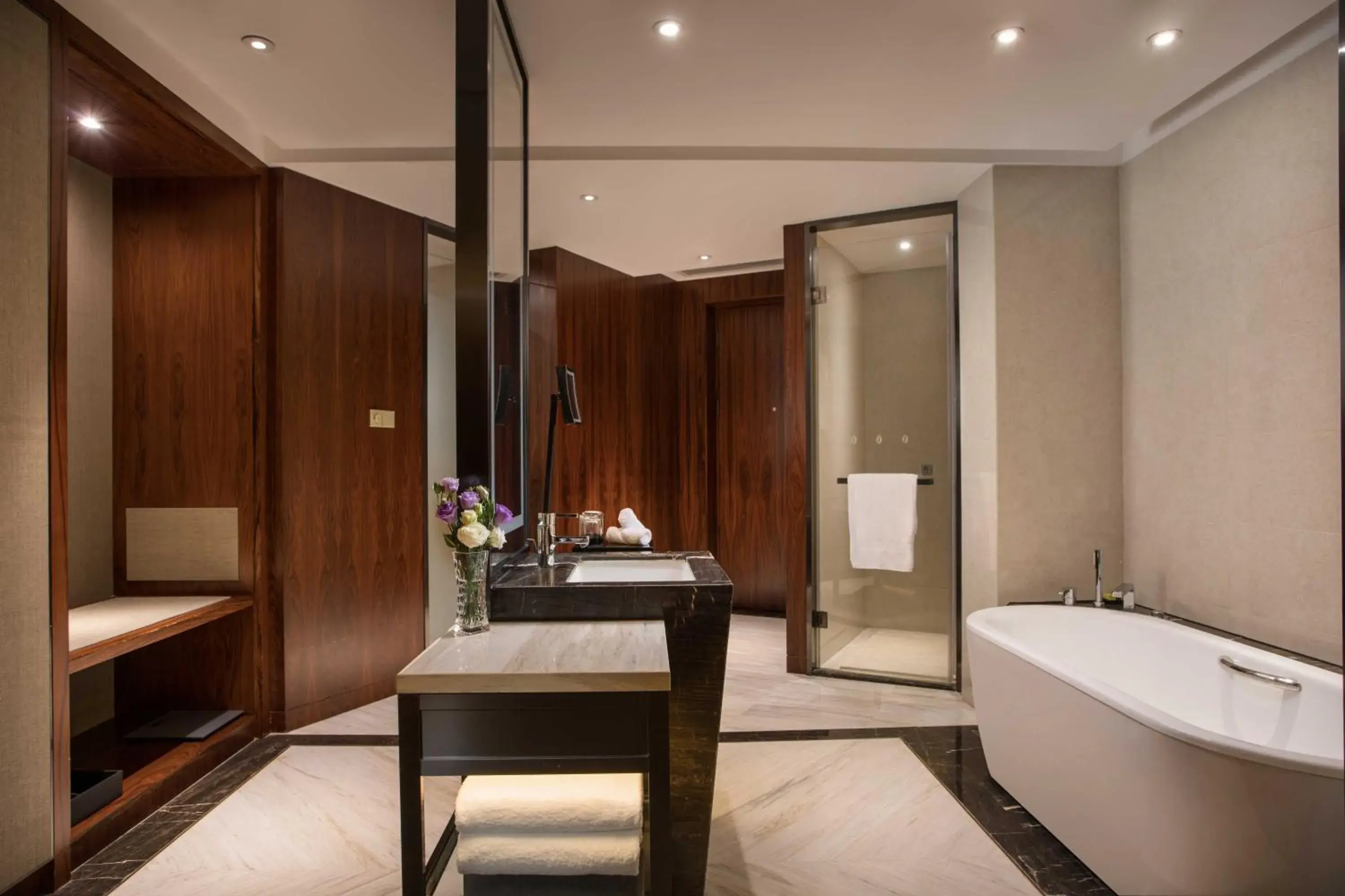 Premium King Room in InterContinental Fuzhou Premium King Room in InterContinental Fuzhou