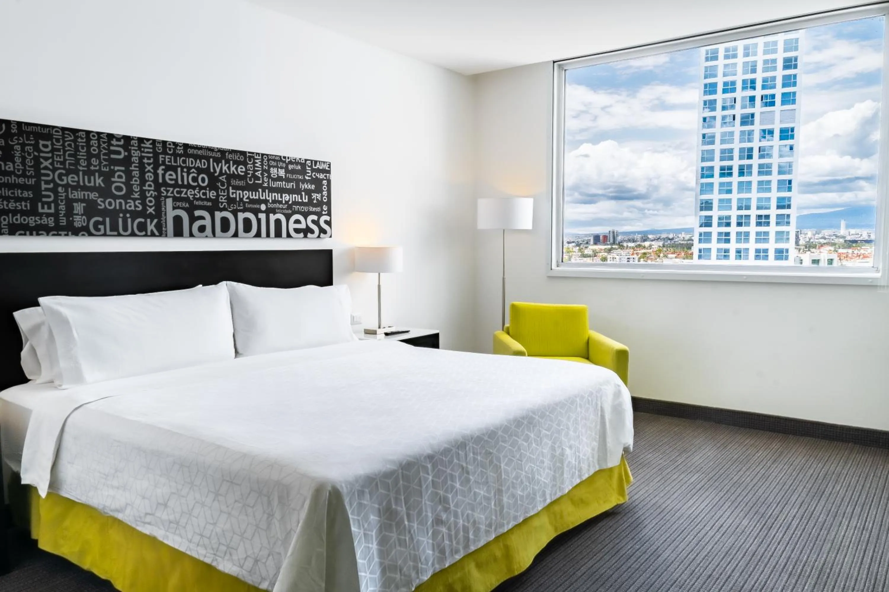 View (from property/room), Bed in Holiday Inn Express & Suites Puebla Angelopolis by IHG