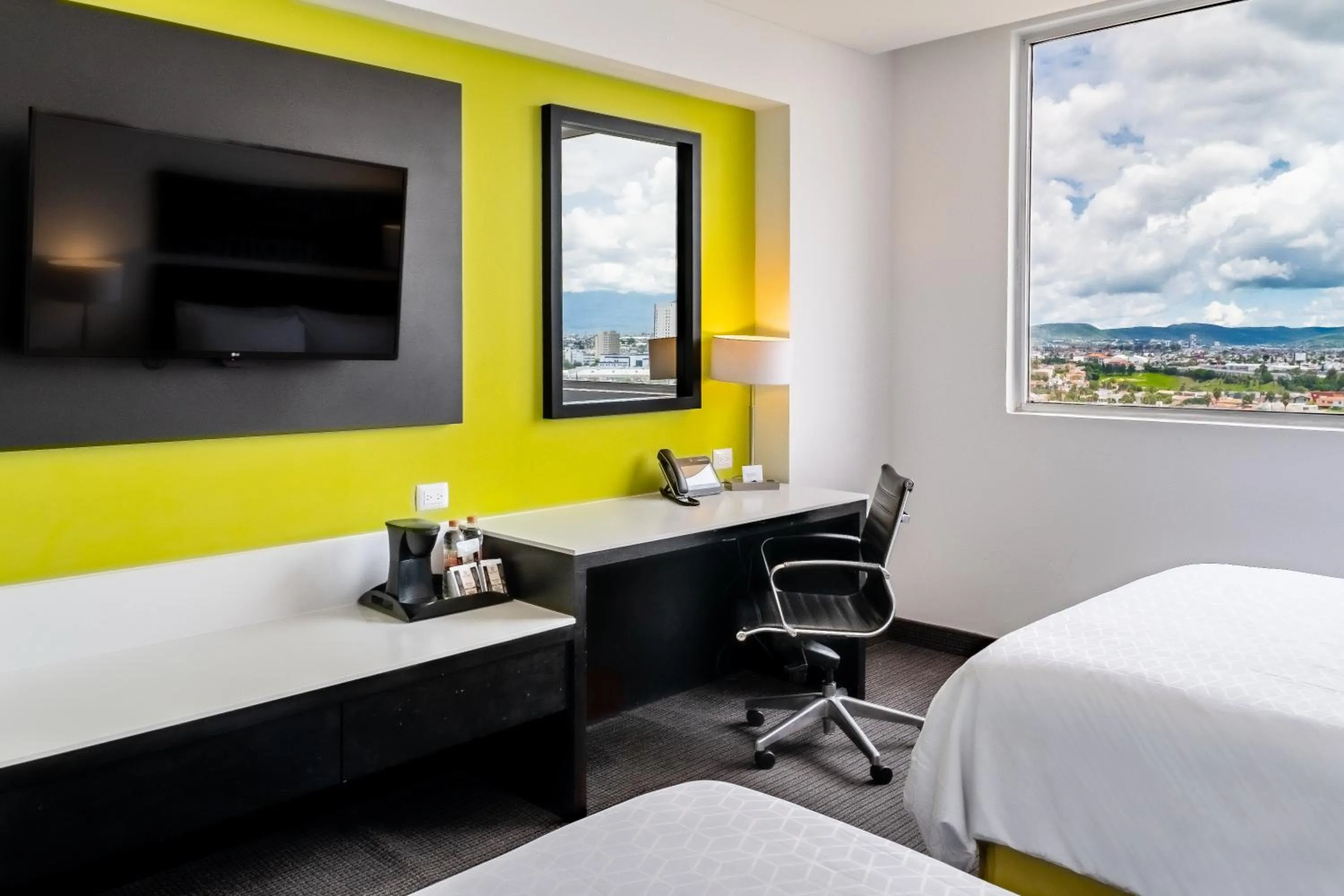 View (from property/room), Bed in Holiday Inn Express & Suites Puebla Angelopolis by IHG