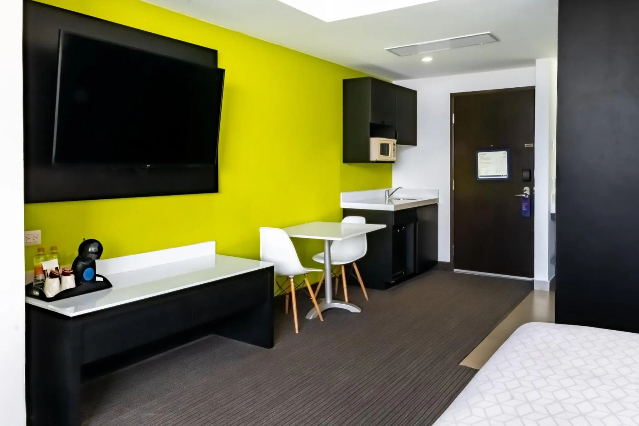 Photo of the whole room in Holiday Inn Express & Suites Puebla Angelopolis by IHG