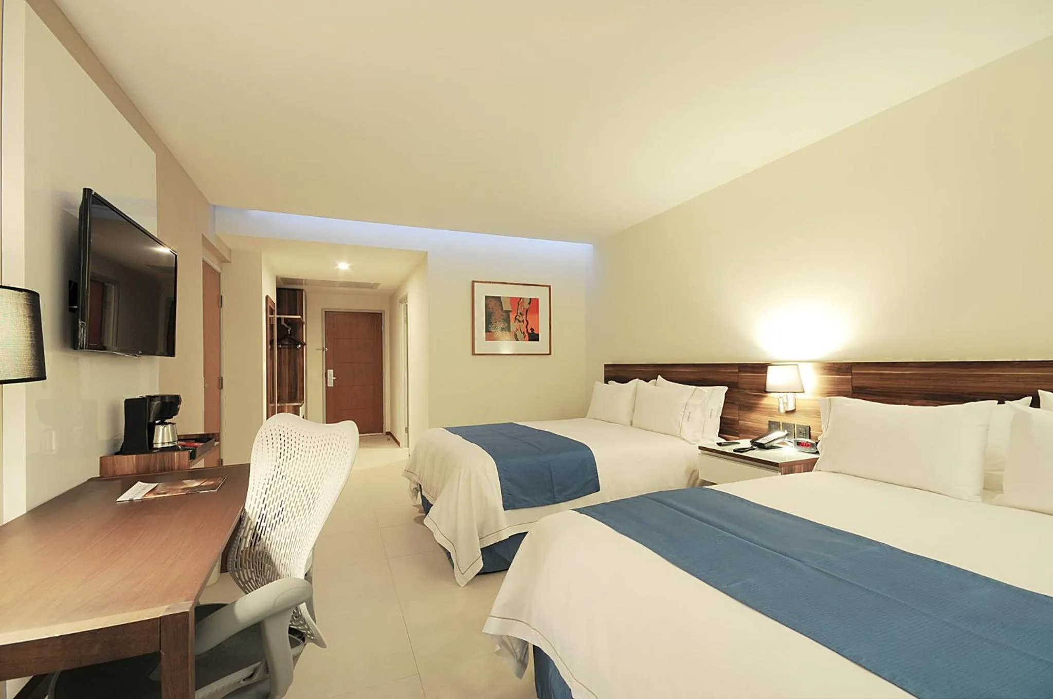 Photo of the whole room, Bed in Holiday Inn Express Puerto Vallarta by IHG