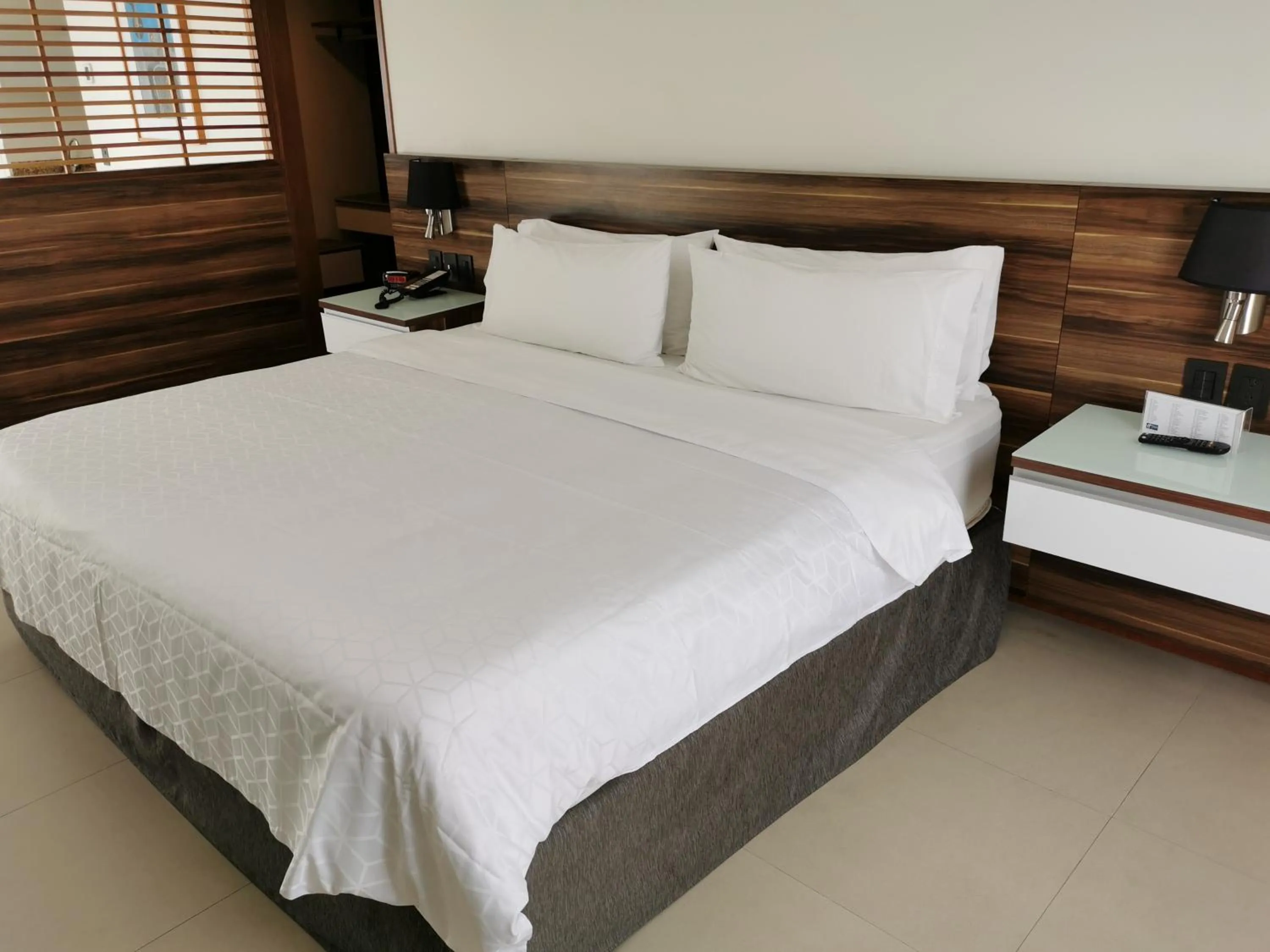 Photo of the whole room, Bed in Holiday Inn Express Puerto Vallarta by IHG