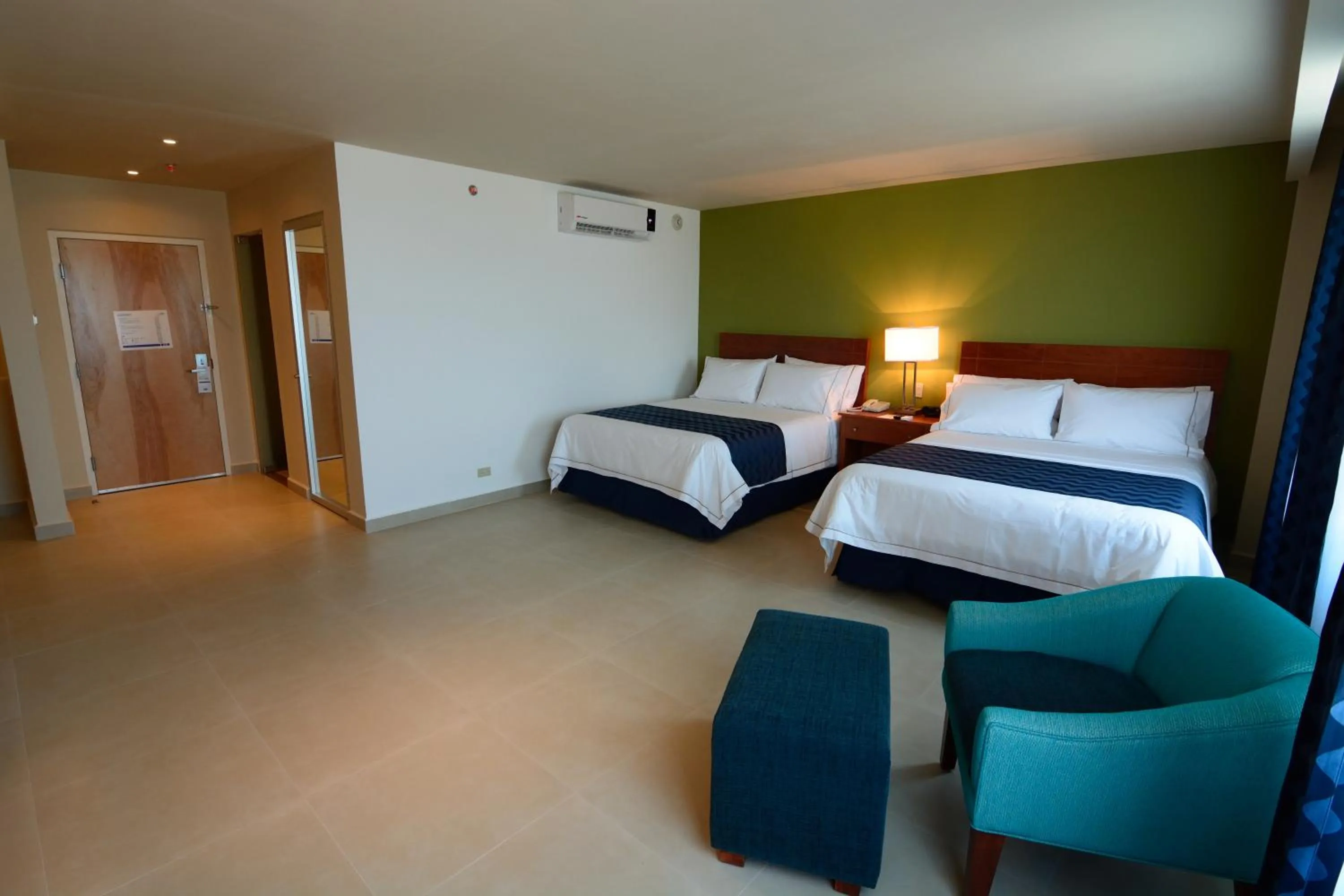 Bed in Holiday Inn Express Cabo San Lucas by IHG