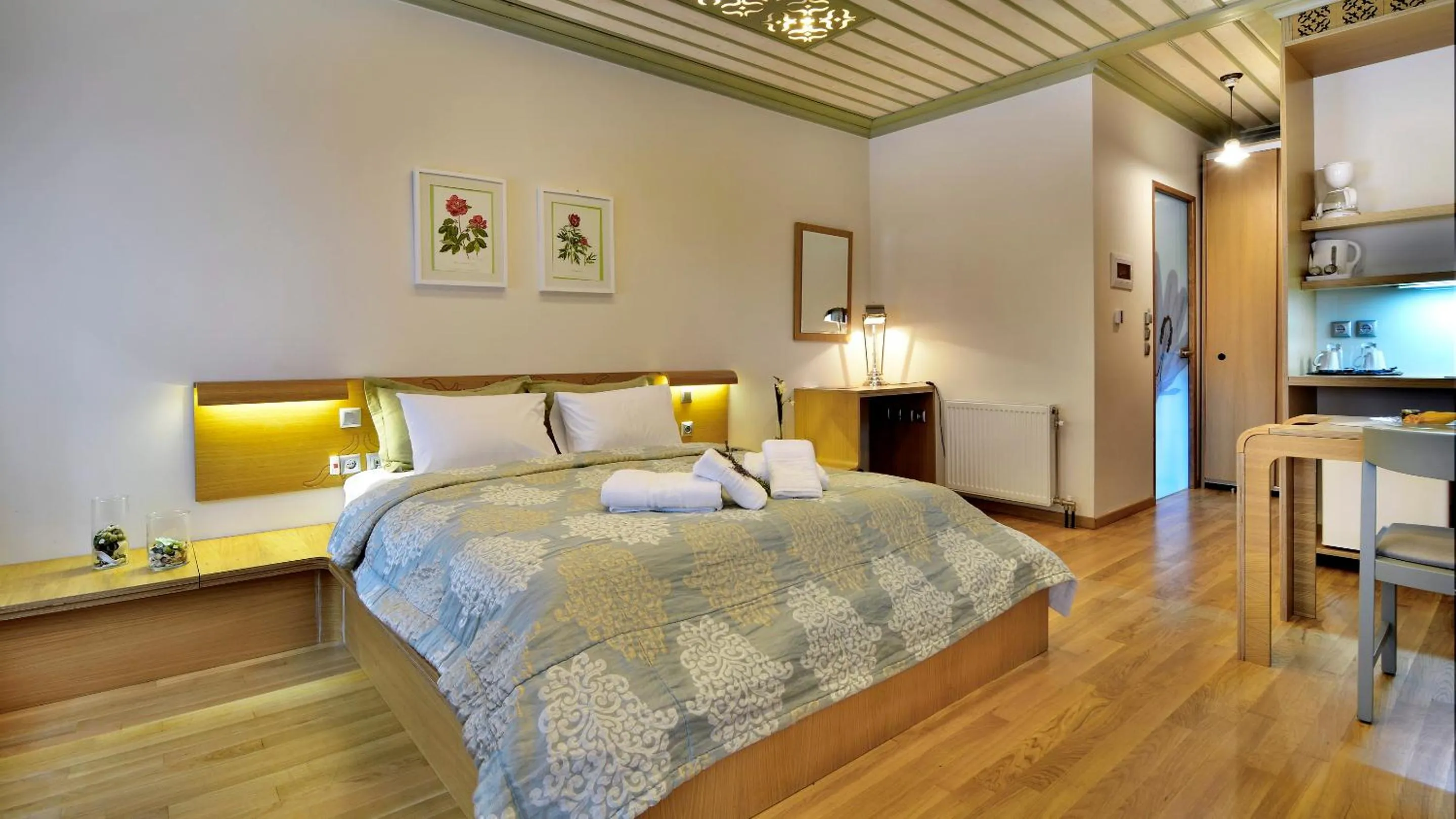 Bedroom, Bed in Dilofo Hotel Luxury Suites