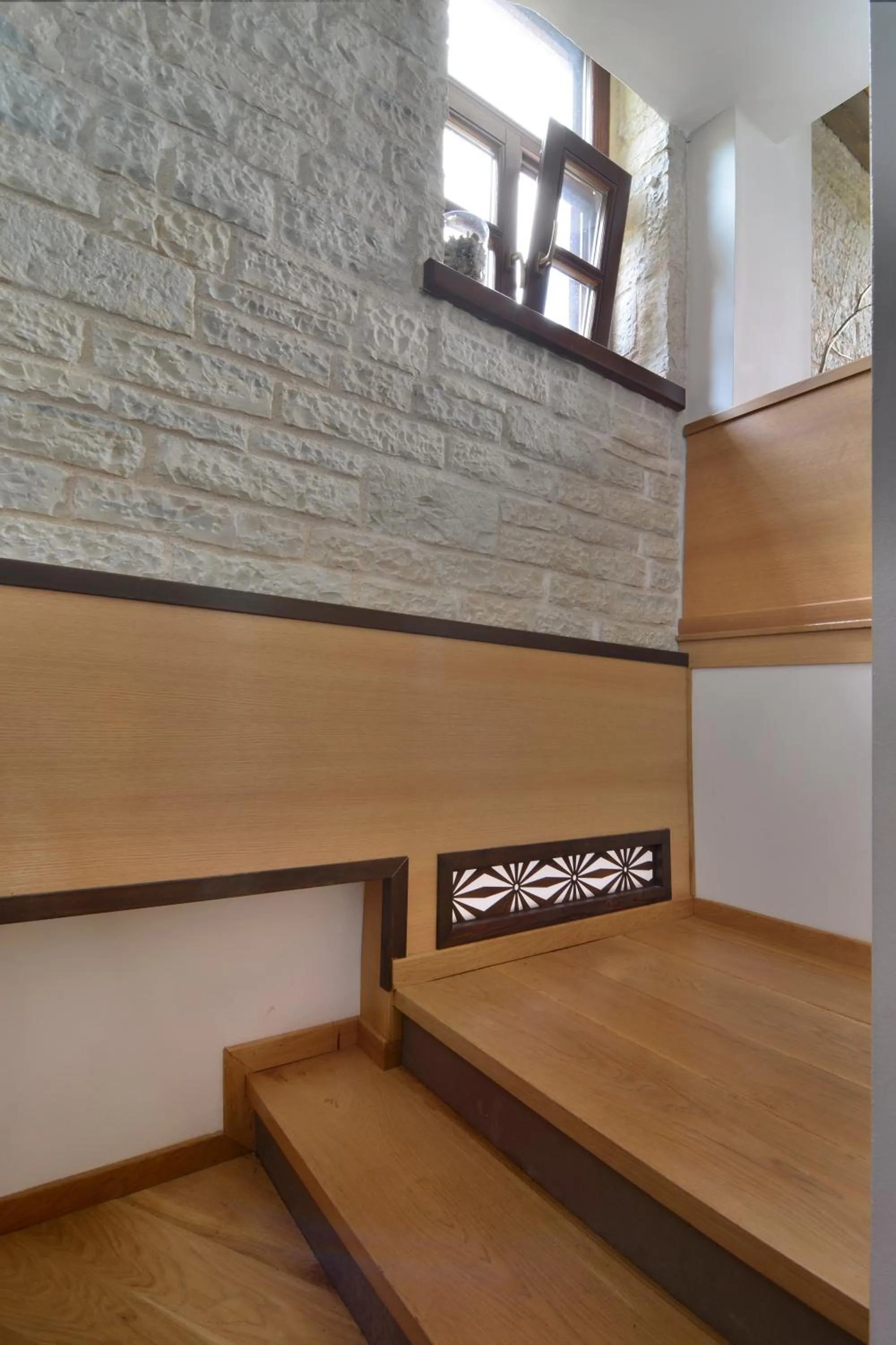 Decorative detail in Dilofo Hotel Luxury Suites