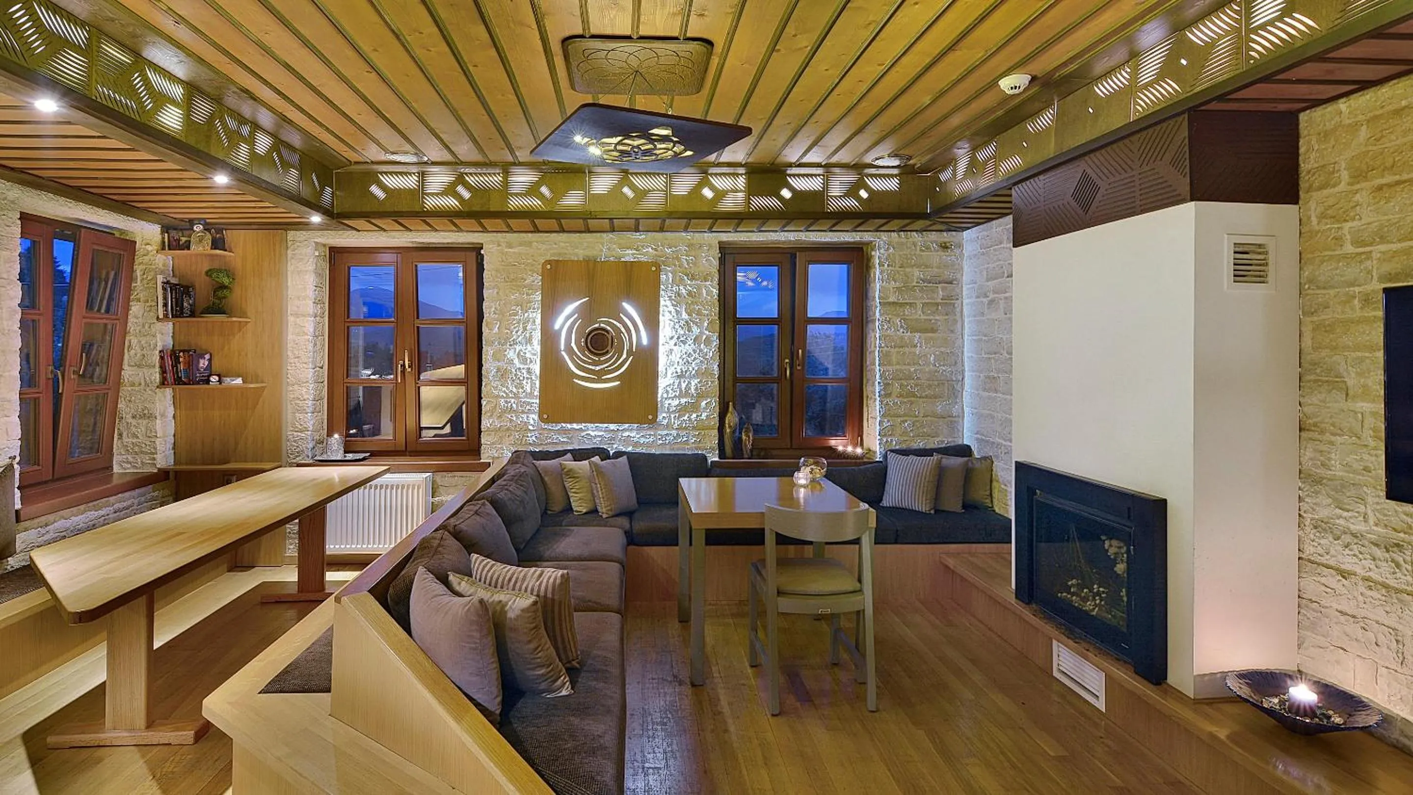 Nightclub / DJ in Dilofo Hotel Luxury Suites