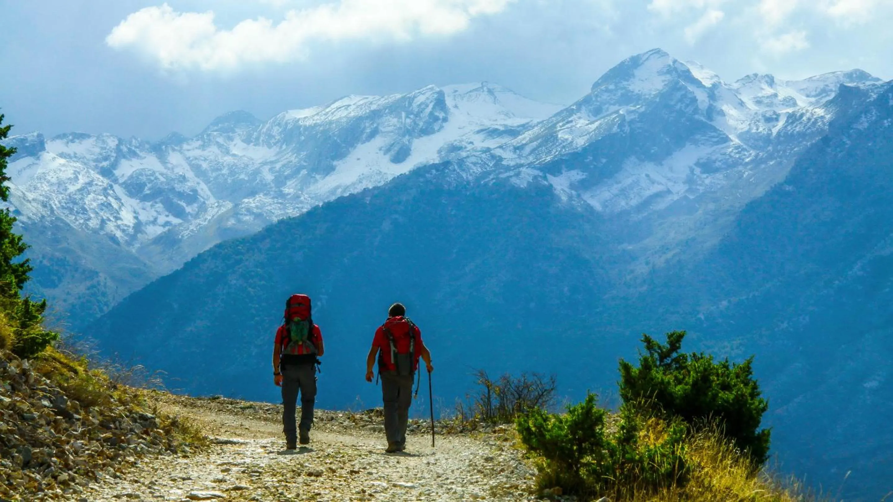 Hiking in Dilofo Hotel Luxury Suites