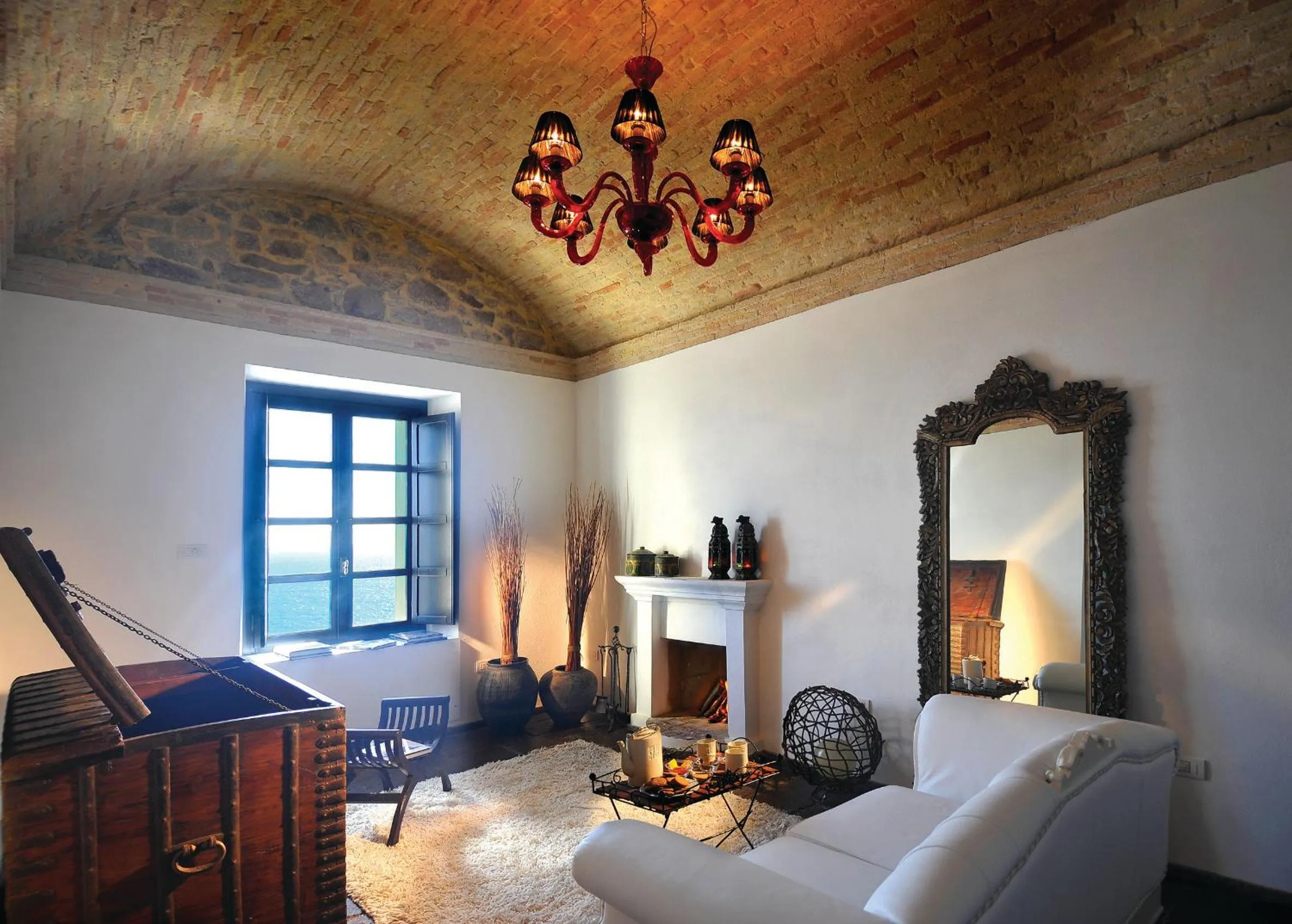 Living room, Bed in Faro Capo Spartivento