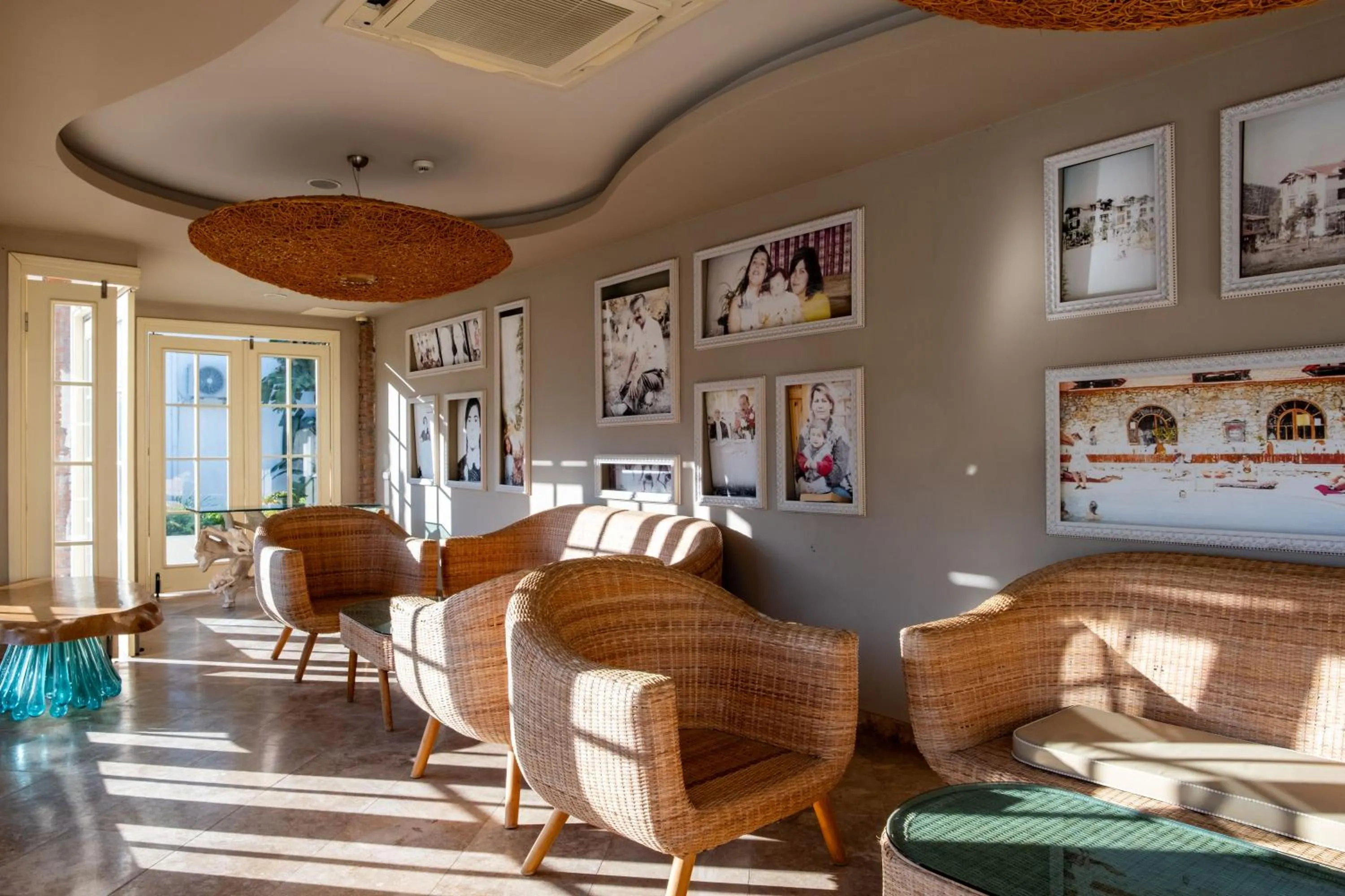 Pinehill Hotel & Suites