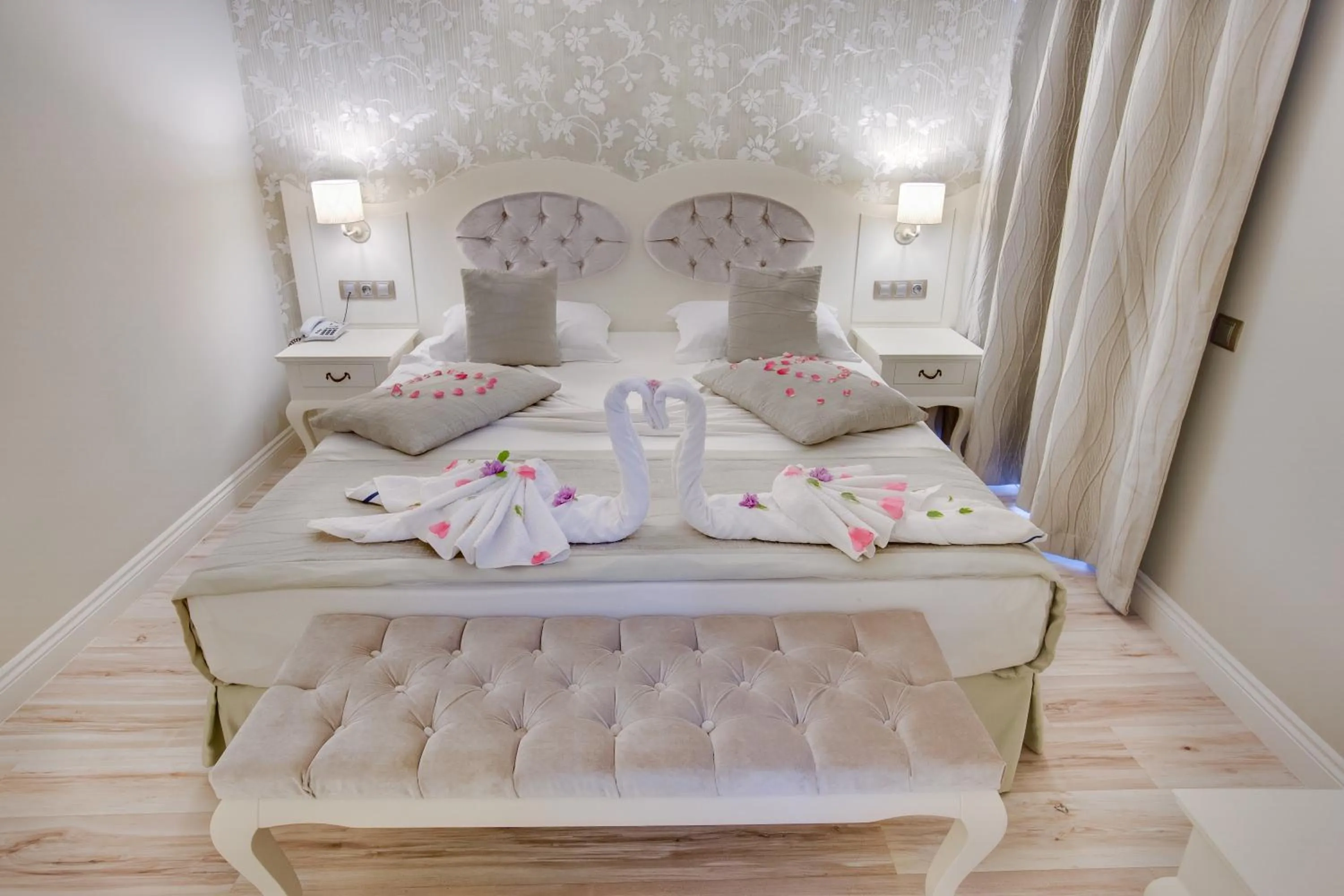 Photo of the whole room, Bed in Pinehill Hotel & Suites