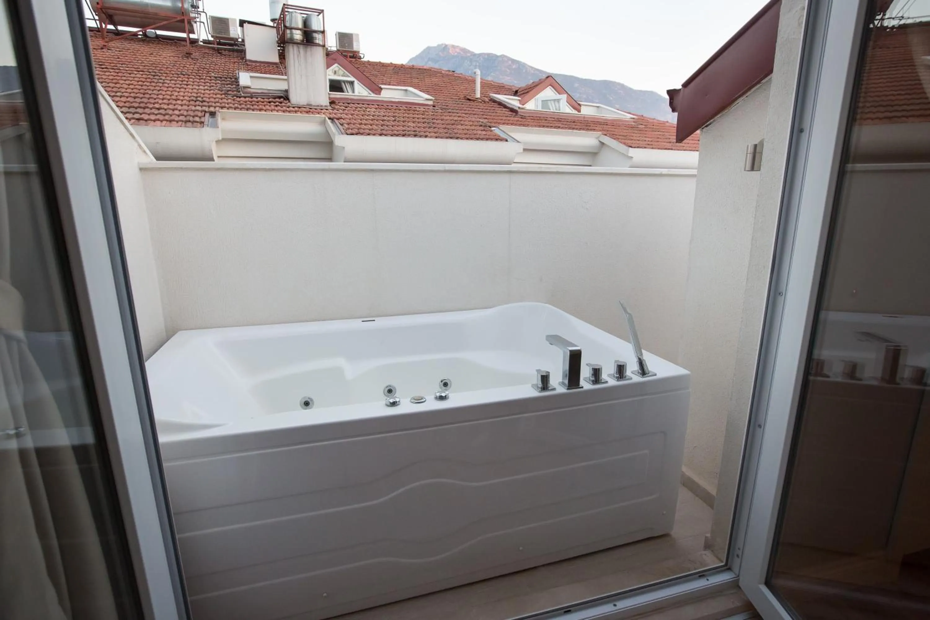 Decorative detail in Pinehill Hotel & Suites