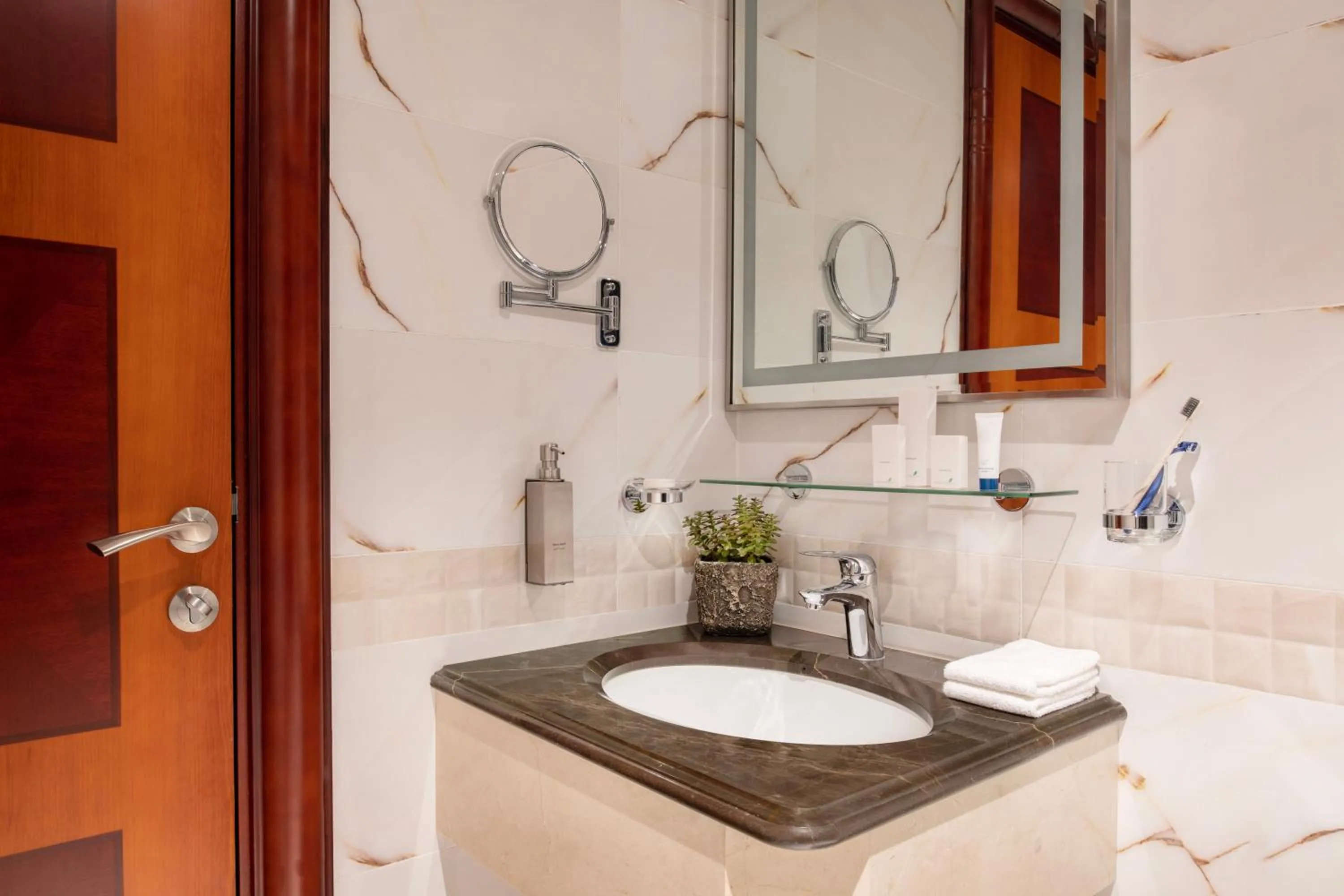 Shower in Somerset Al Mansoura Doha