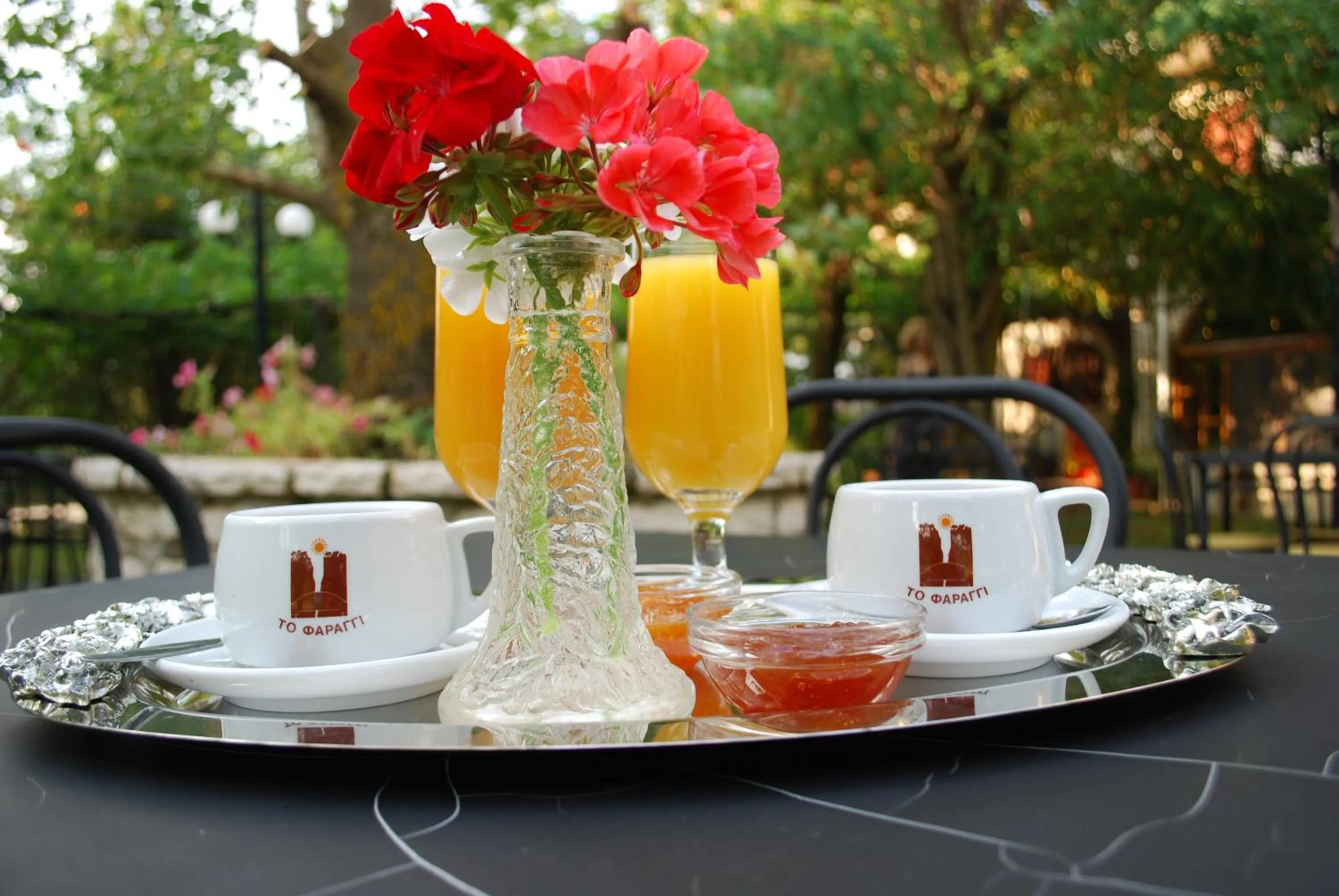 Food and drinks in Hotel Faraggi