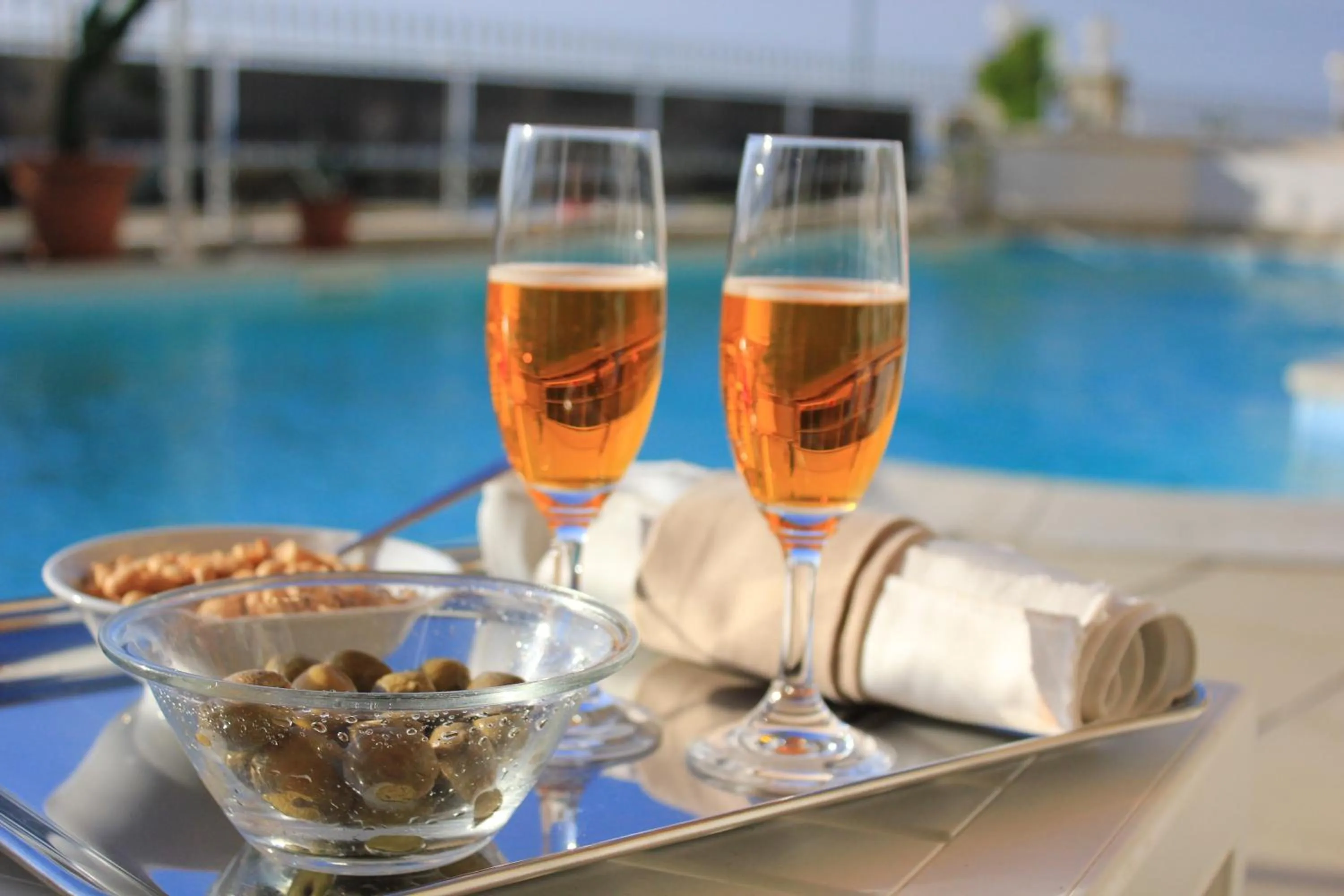 Food and drinks in Lion's Hotel