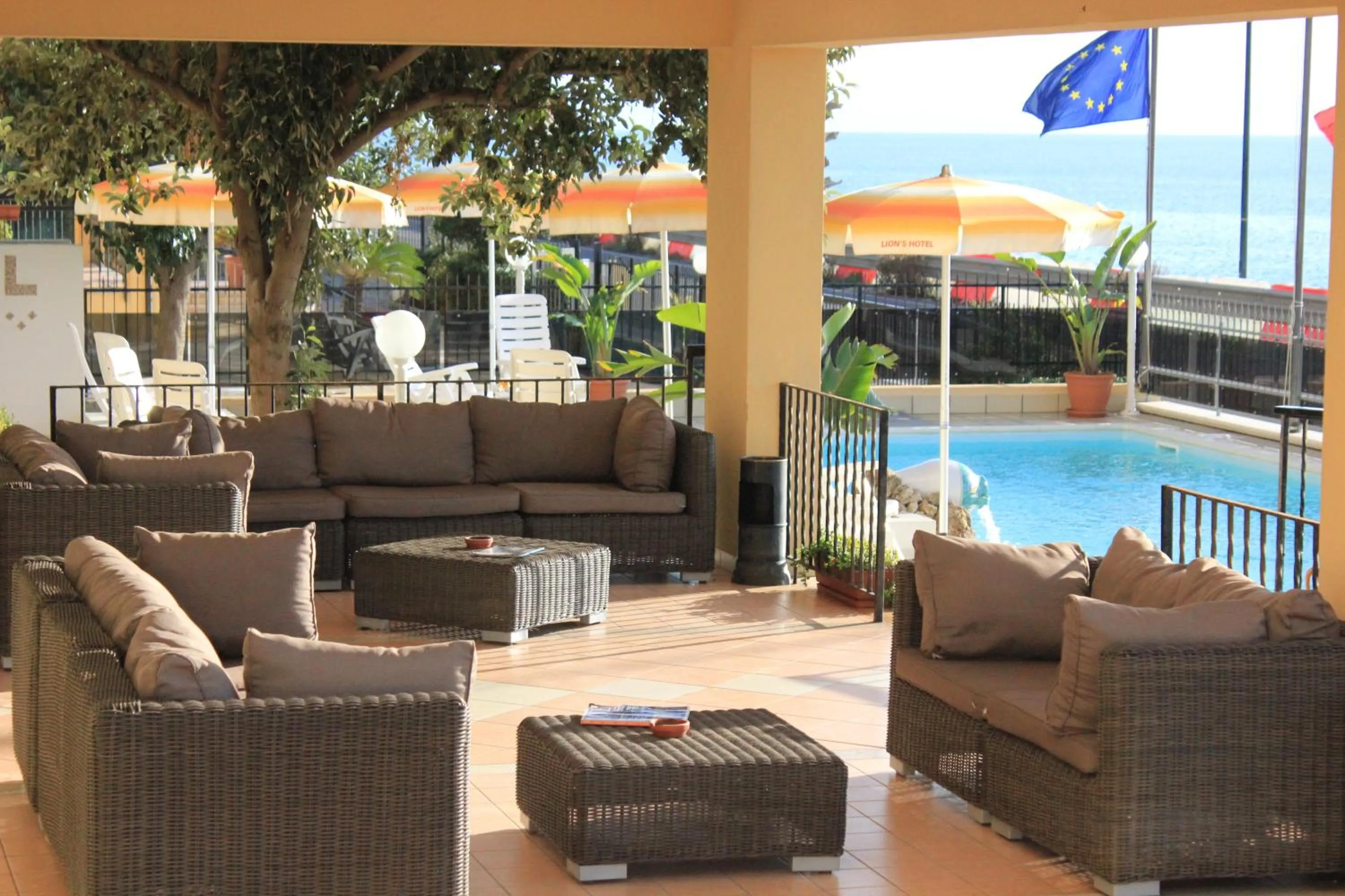 Patio in Lion's Hotel