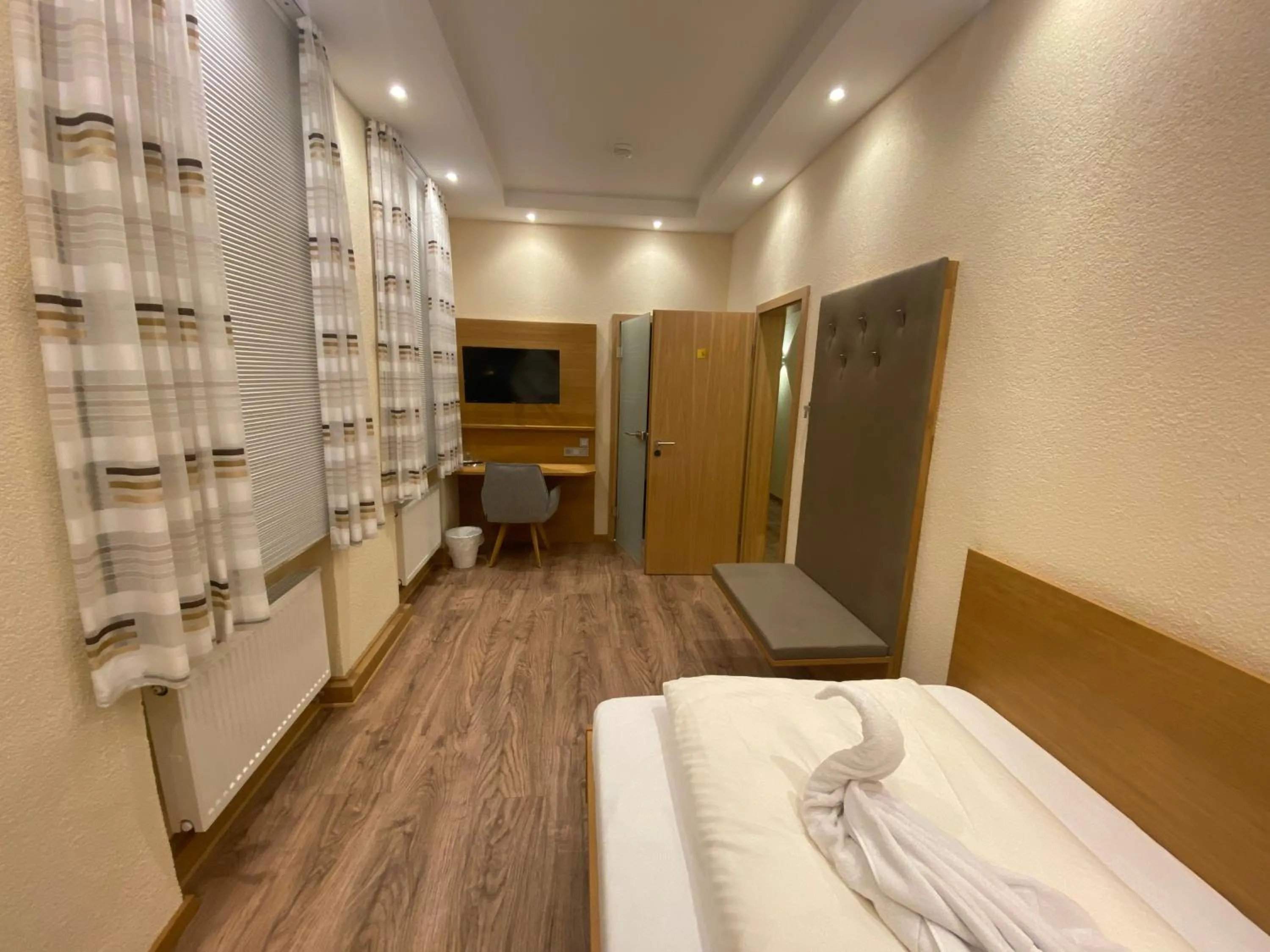 Bed in Gasthause Zur Krone Hotel