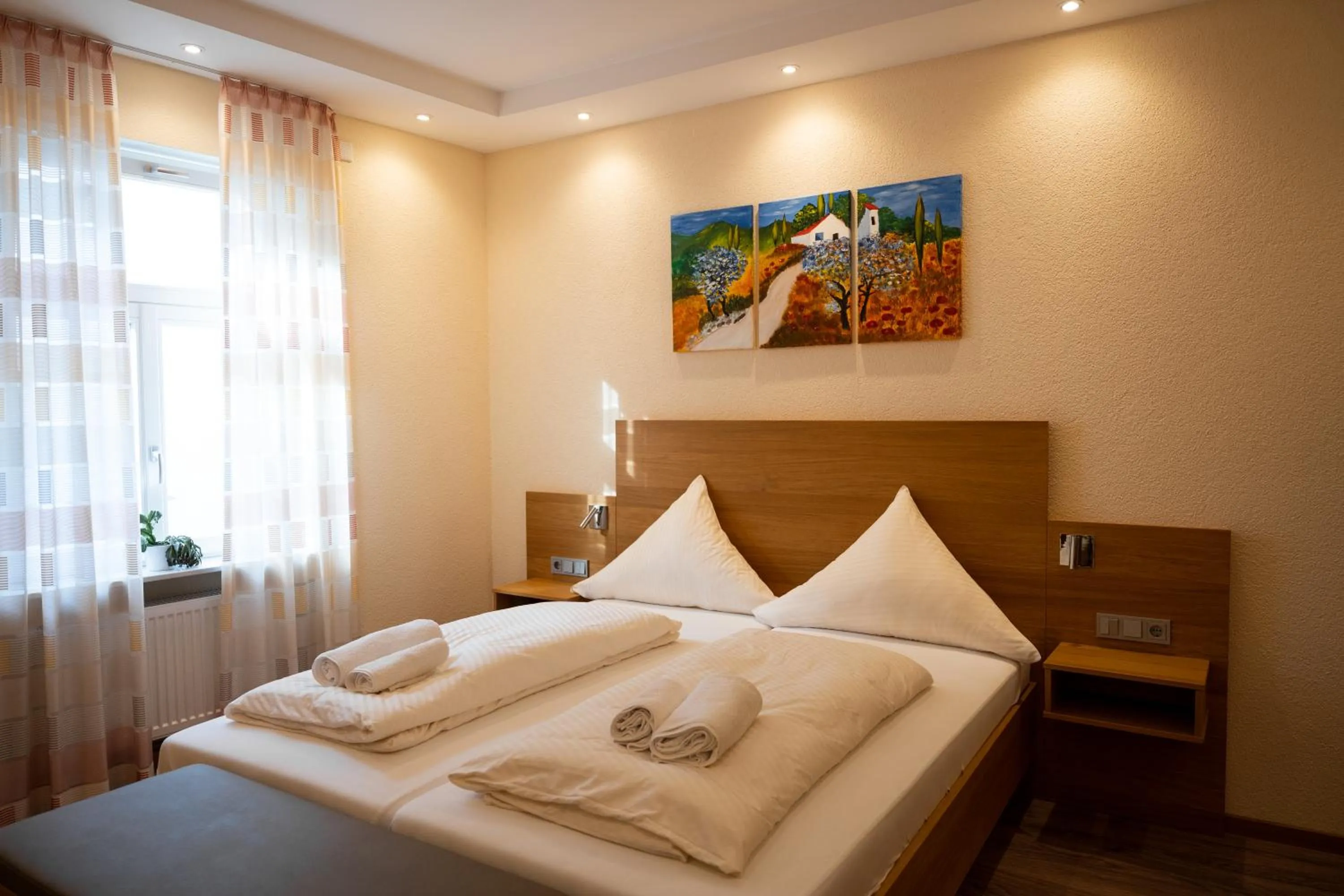 Photo of the whole room, Bed in Gasthause Zur Krone Hotel