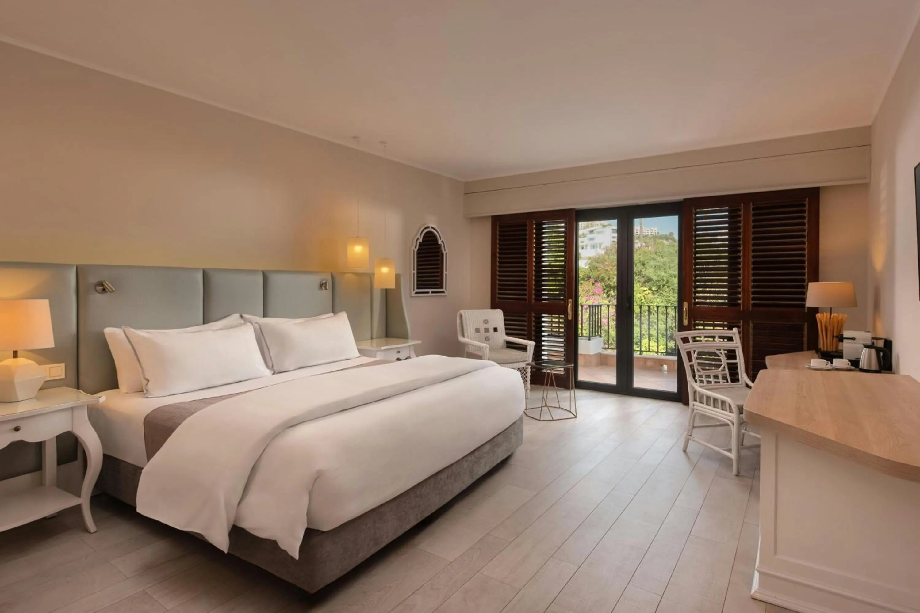 Photo of the whole room, Bed in The Westin La Quinta Golf Resort & Spa, Benahavis, Marbella