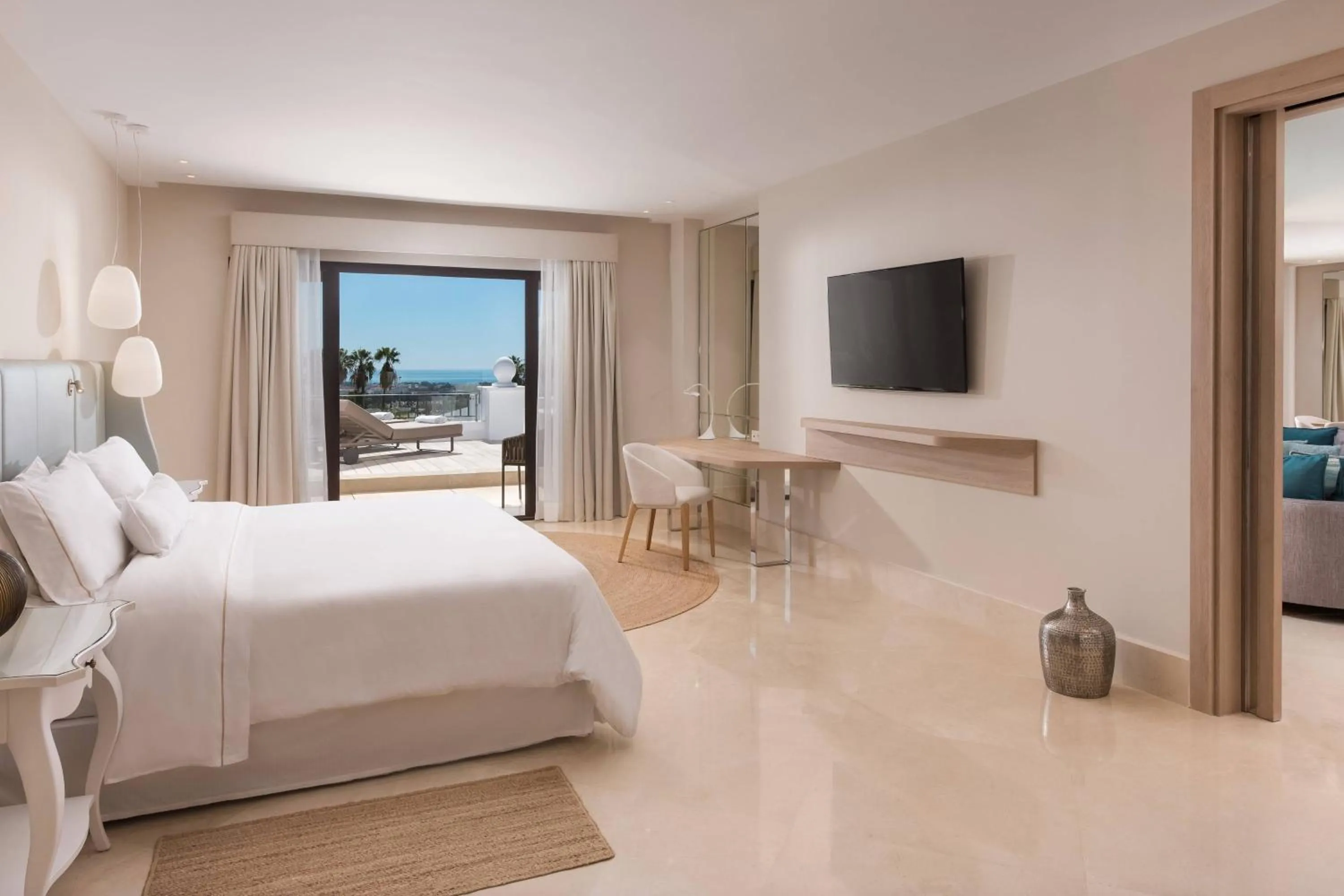 Bedroom, Bed in The Westin La Quinta Golf Resort & Spa, Benahavis, Marbella