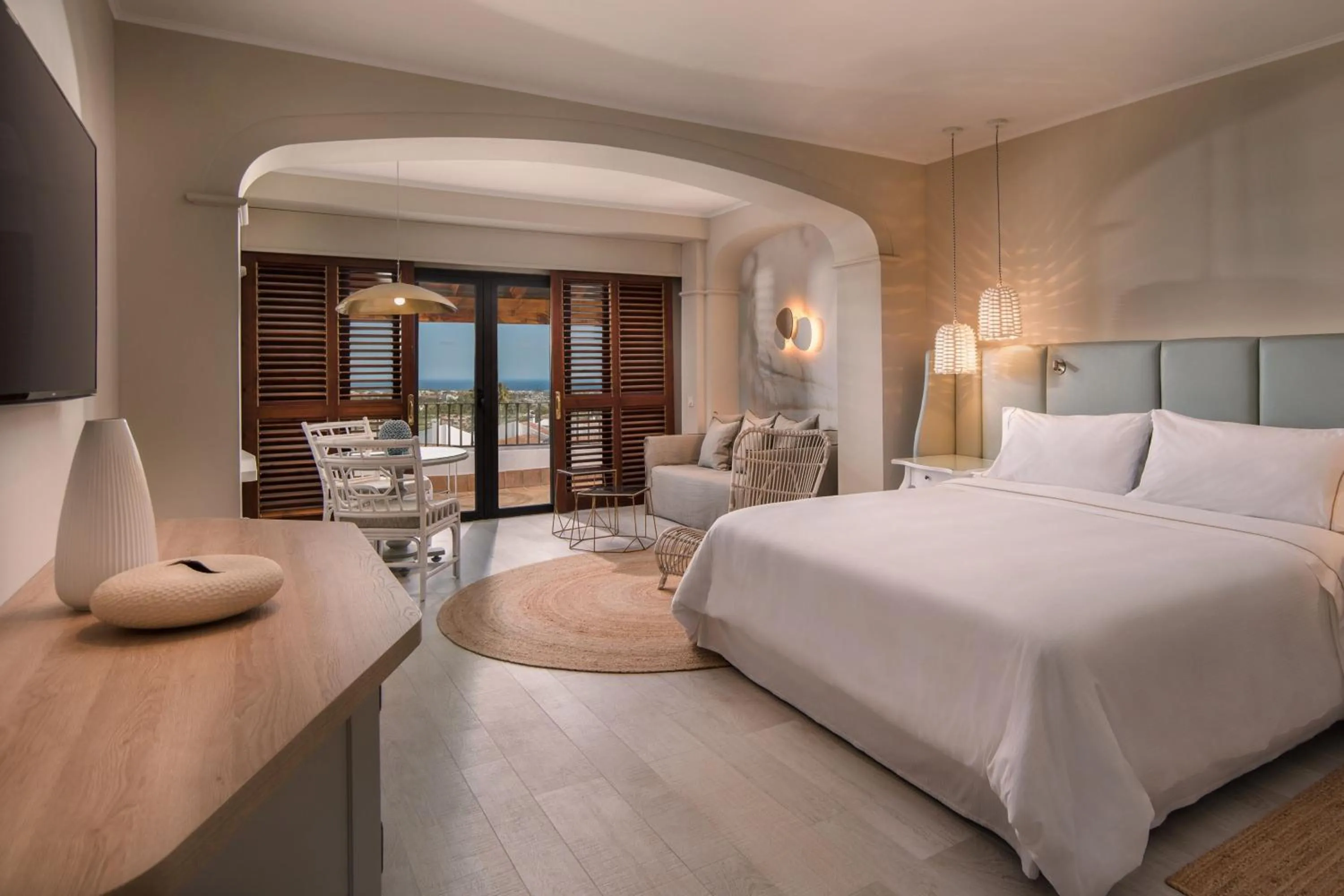 Photo of the whole room, Bed in The Westin La Quinta Golf Resort & Spa, Benahavis, Marbella