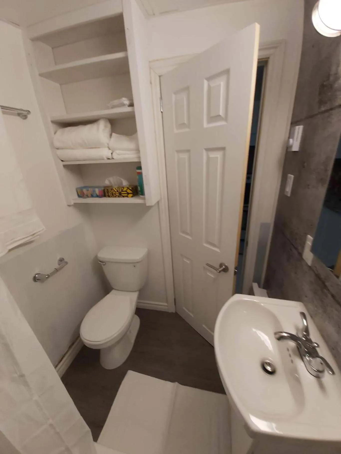 Toilet in Le Cardinal