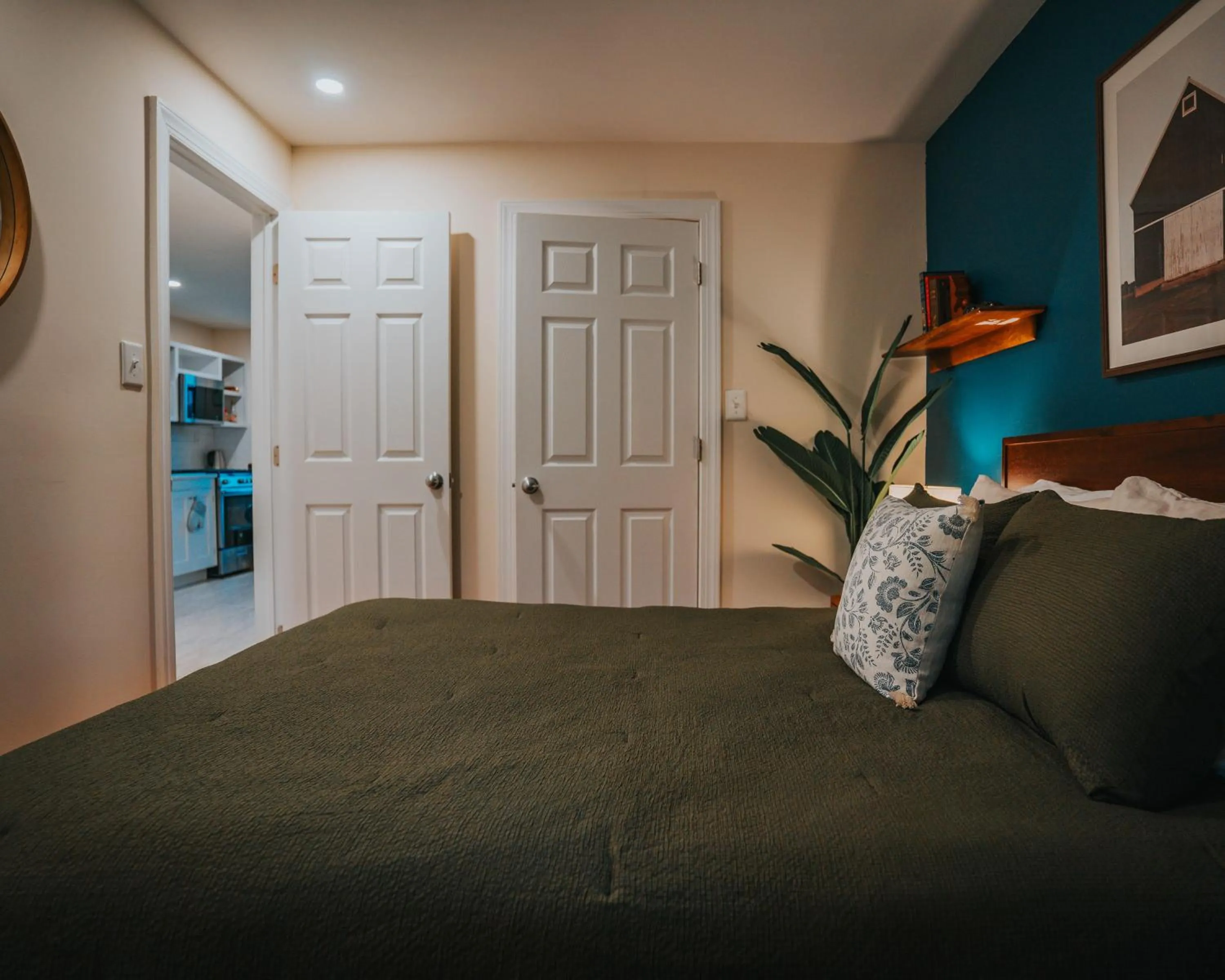 Bed in The Willow, Catskill