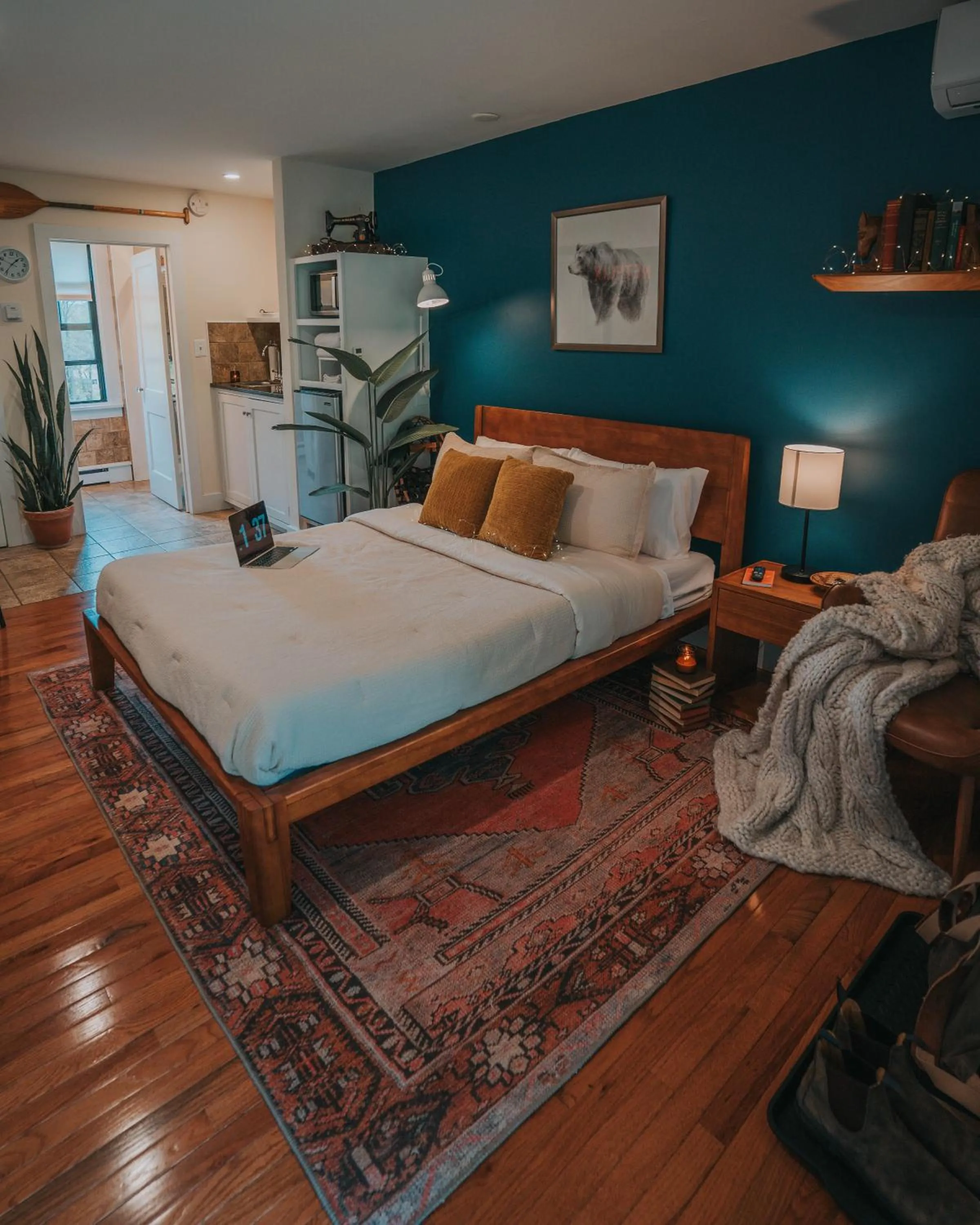 Bed in The Willow, Catskill