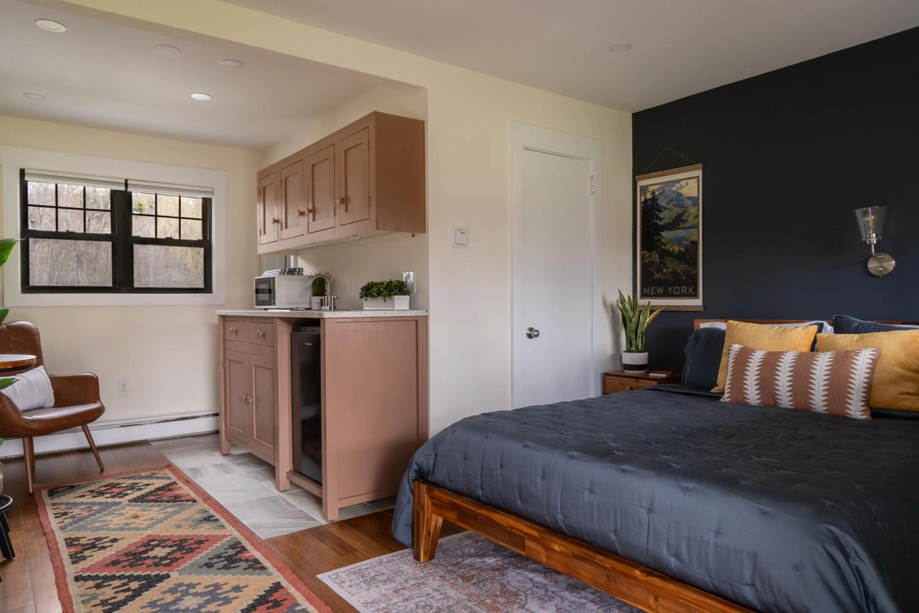 Bed in The Willow, Catskill