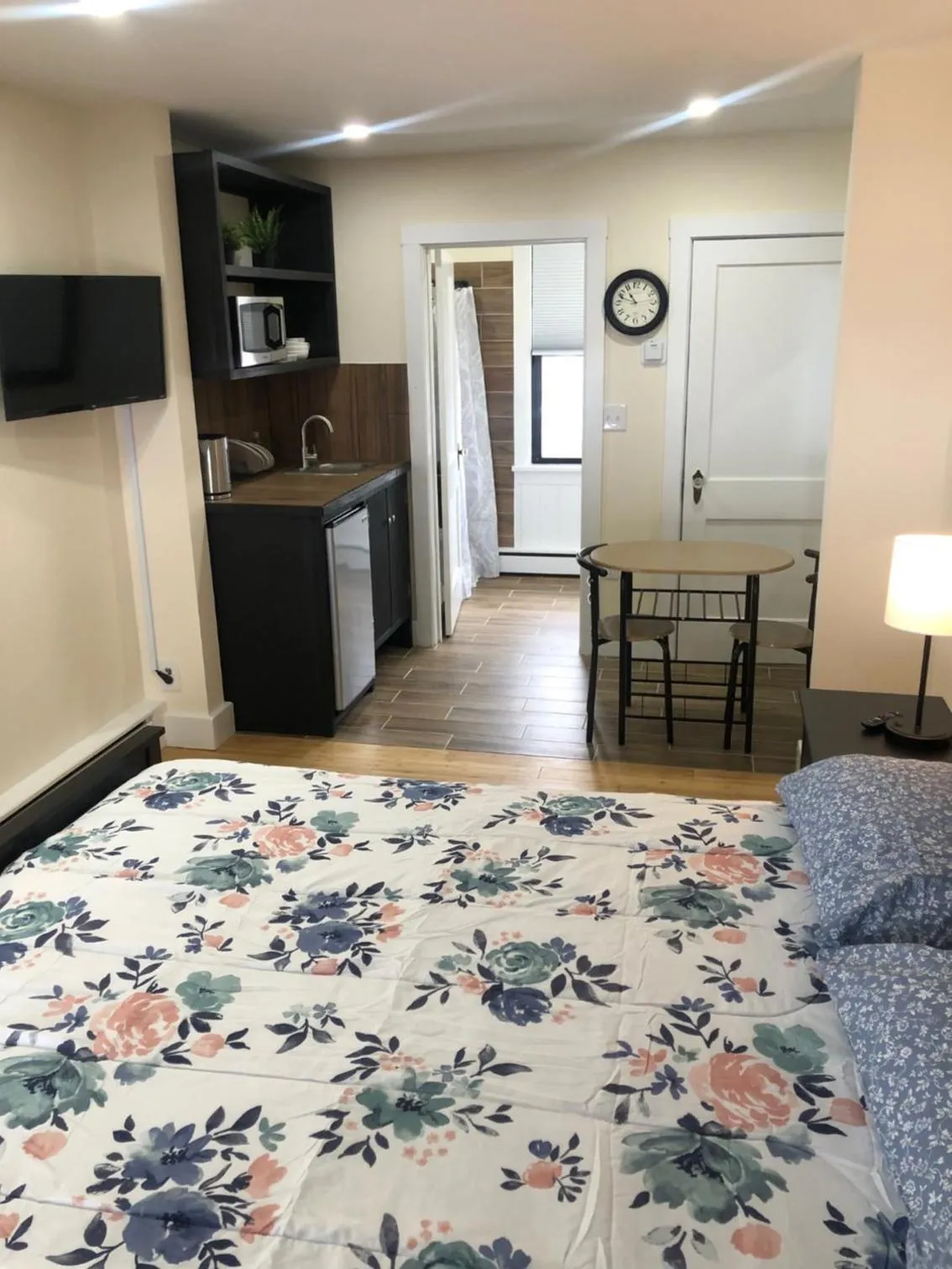 Bed in The Willow, Catskill